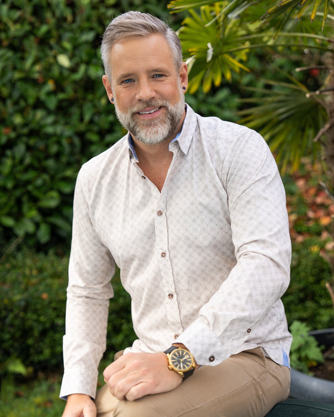 Casual shirt with graphic print in beige (Art. 2518-C)