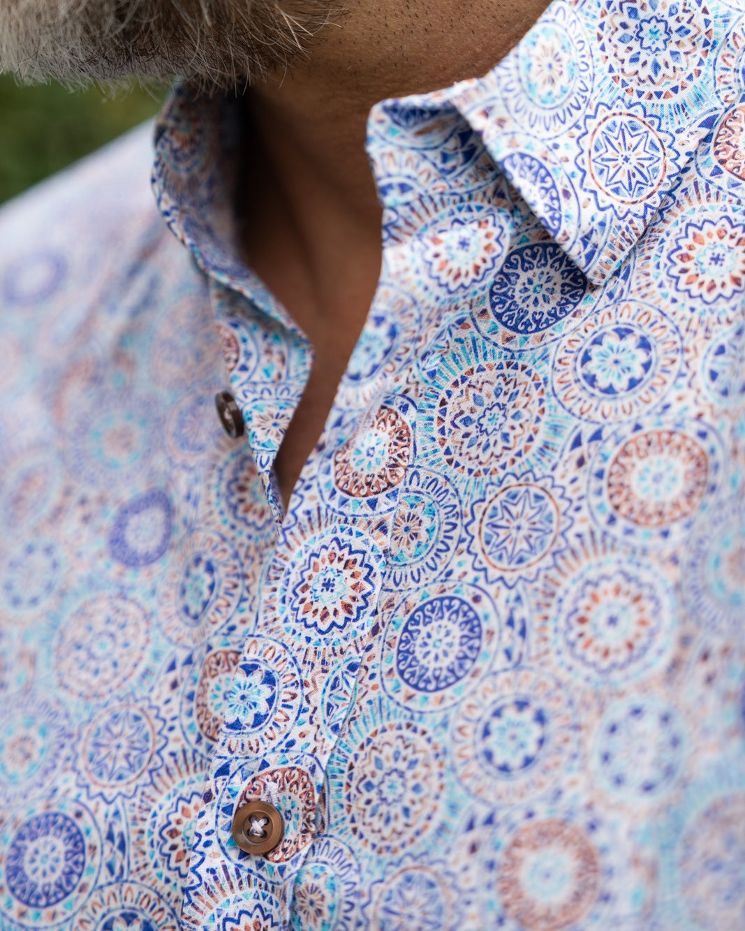 Casual shirt with colorful graphic print (Art. 2513-C)