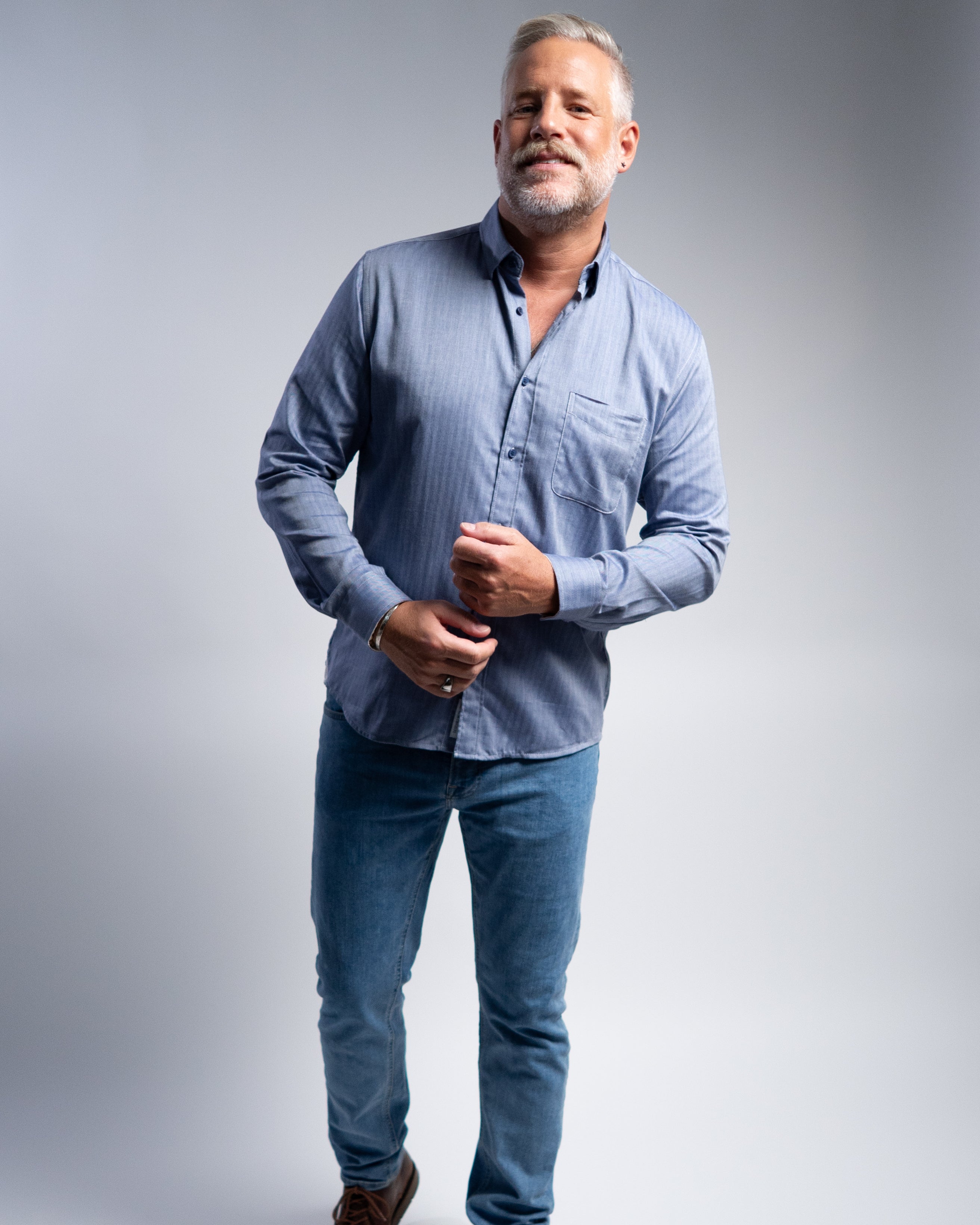 Chemise de loisirs en bleu (art. 2403-c)
