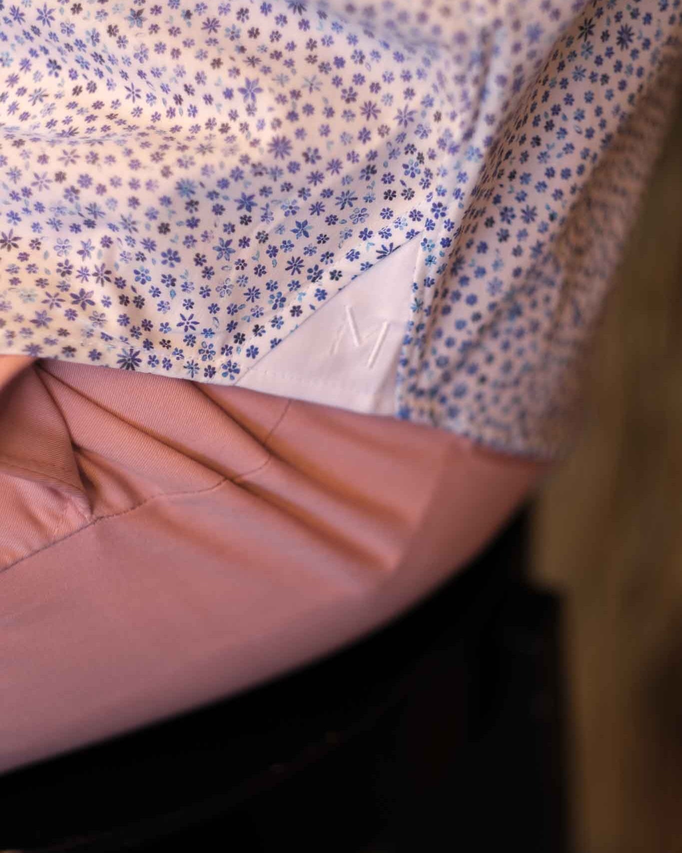 Casual shirt with floral pattern in blue/white (Art. 2218-C)