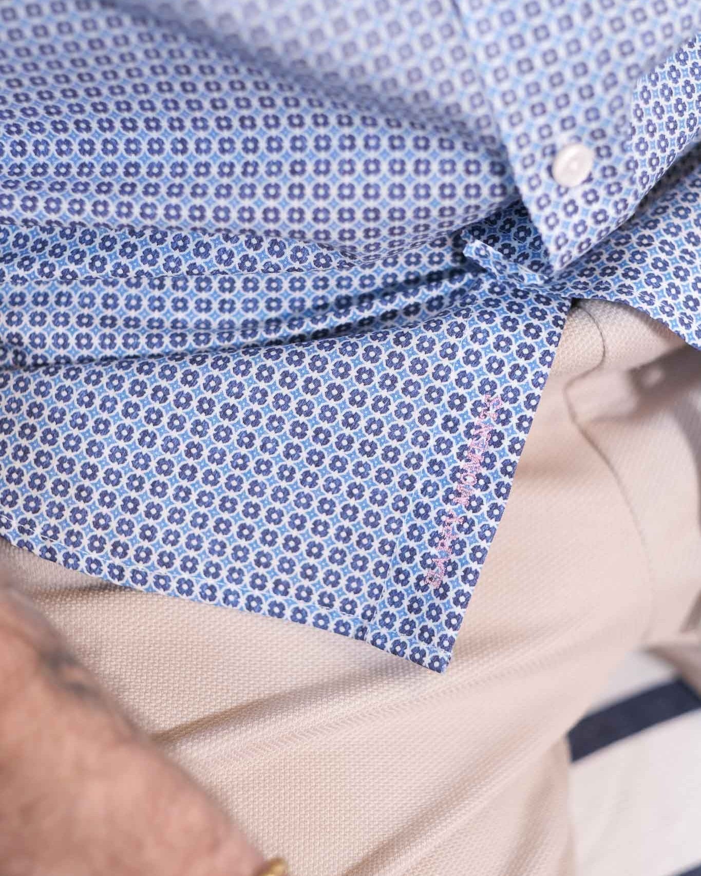 Freizeithemd mit Graphikmuster in Blau (Art. 2235-C)