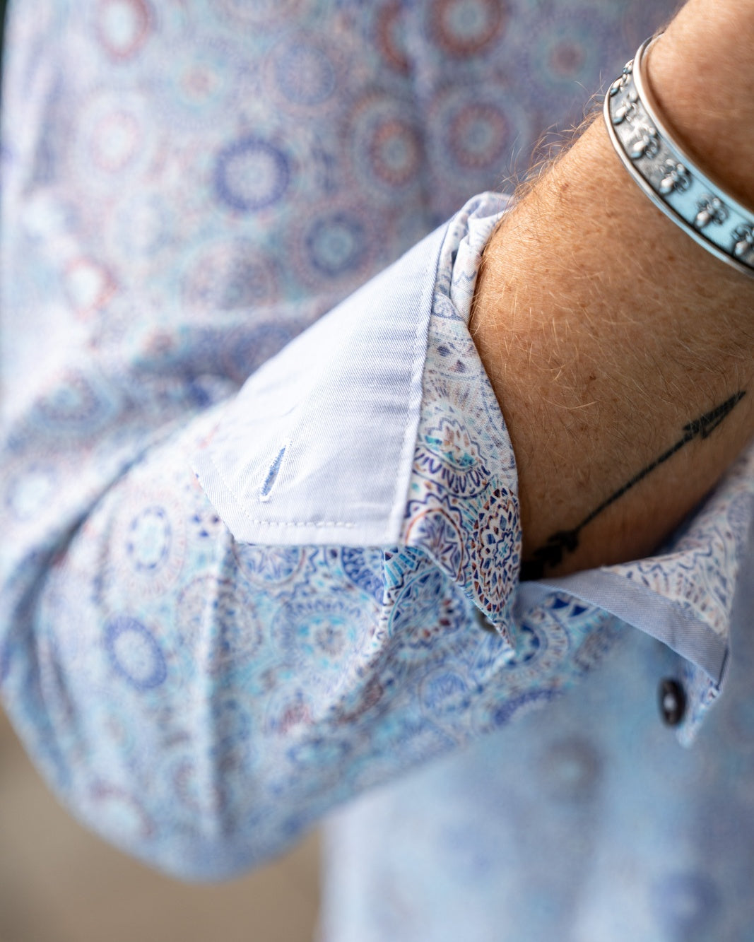 Freizeithemd mit farbigem Grafikprint (Art. 2513-C)