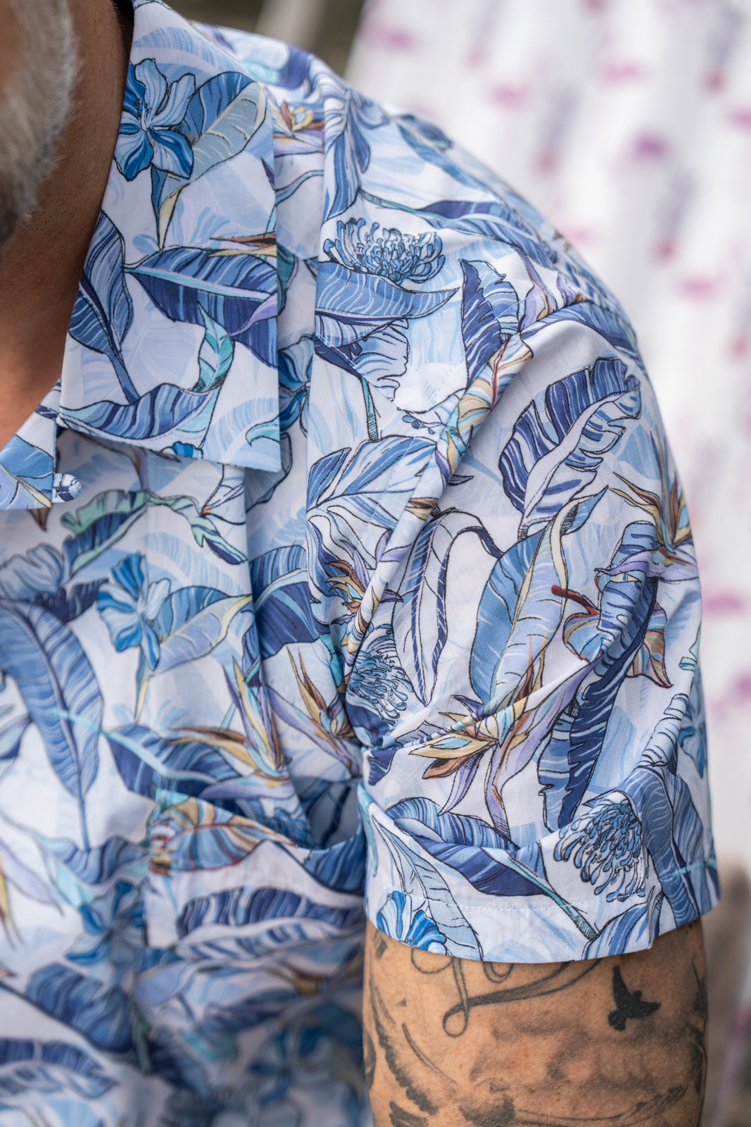 Hawaiian shirt with floral print in blue (Art. 2542-BS)