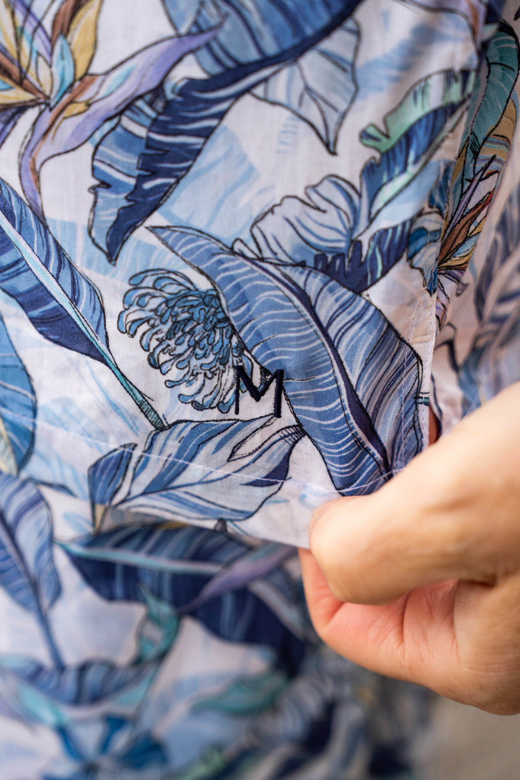 Hawaiian shirt with floral print in blue (Art. 2542-BS)