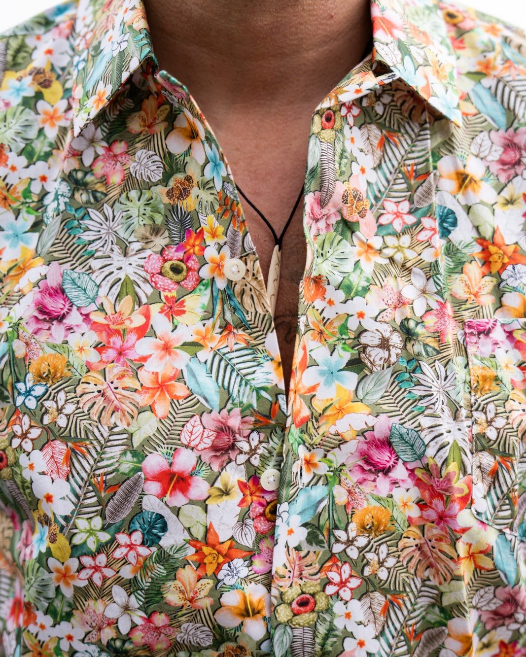 Hawaii-Hemd mit farbigem Blumenprint (Art. 2544-BS)