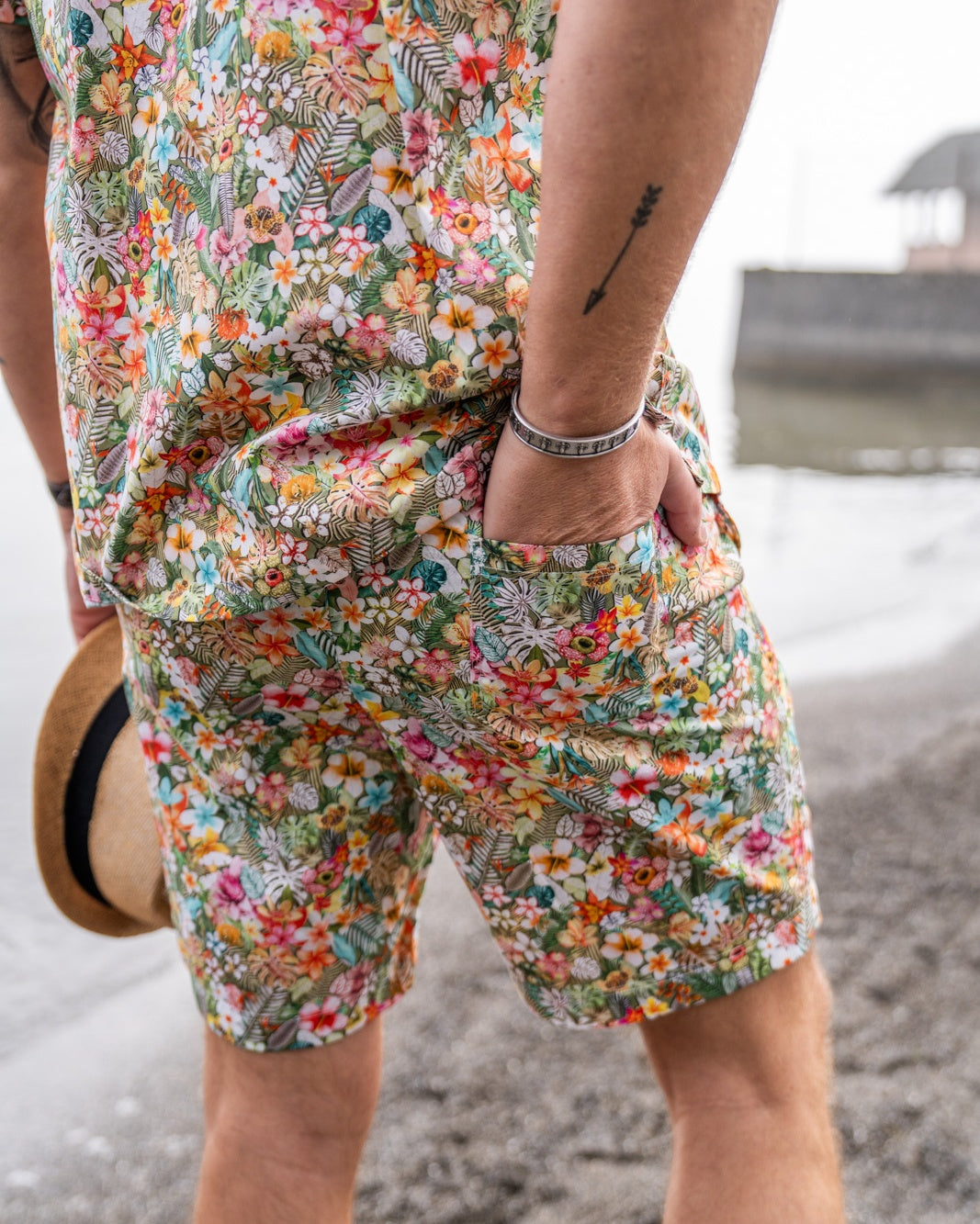 Hawaii-Shorts mit farbigem Blumenprint (Art. 2624-SH)