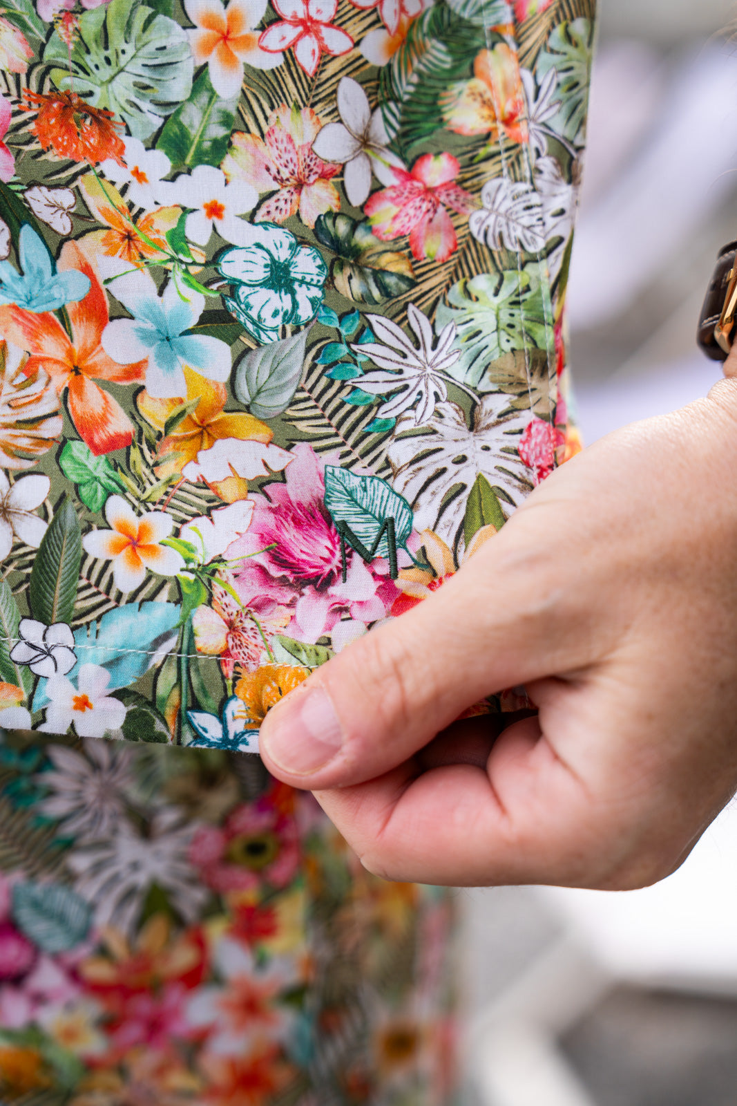 Hawaiian shirt with colorful floral print (Art. 2544-BS)