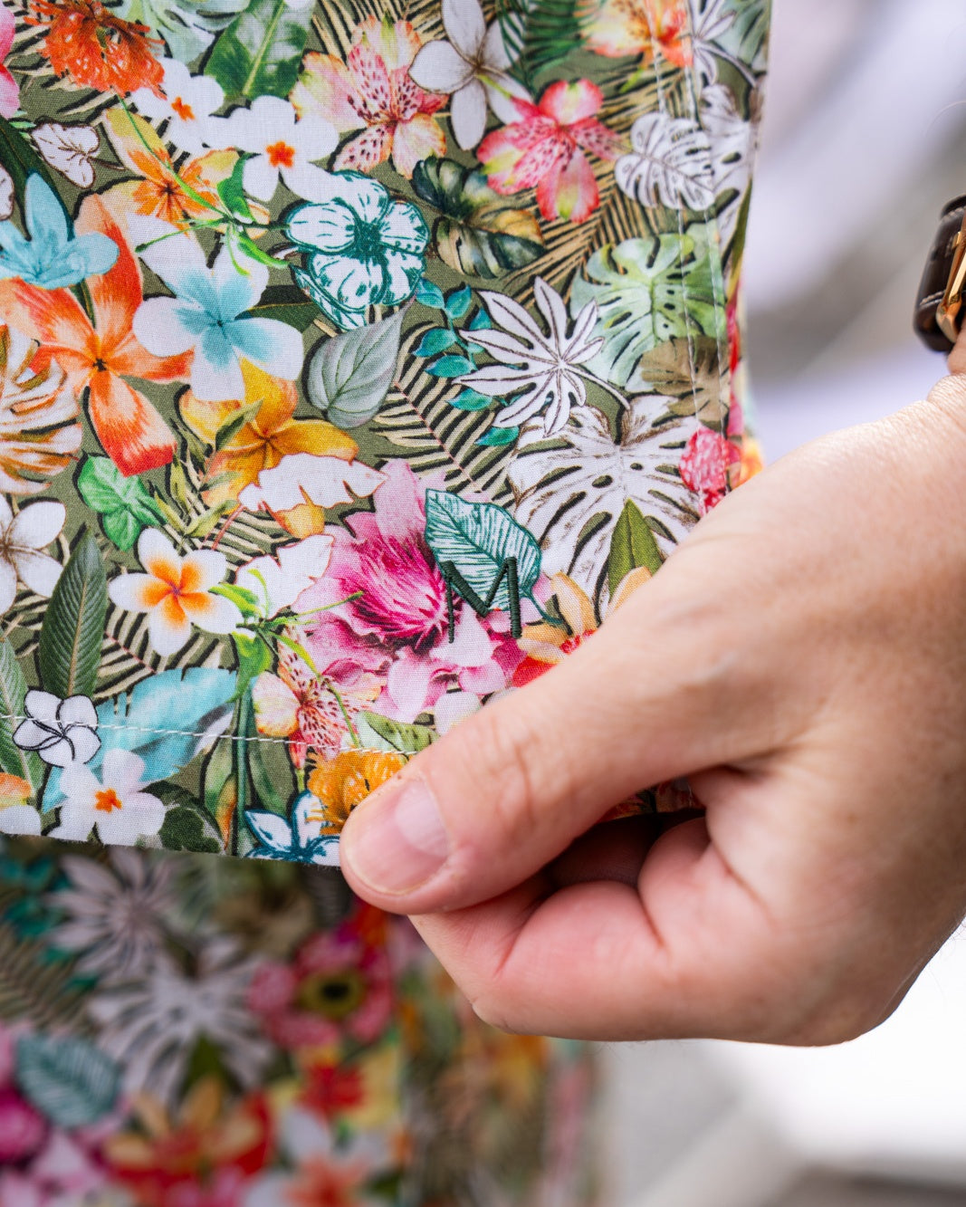 Hawaii-Hemd mit farbigem Blumenprint (Art. 2544-BS)