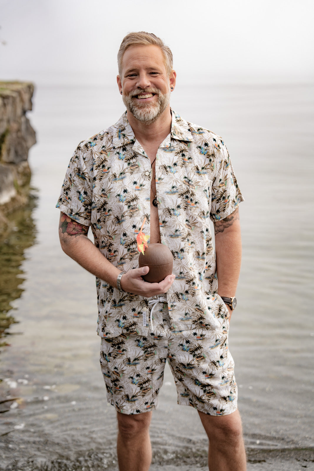 Hawaiian shirt in linen with beach print in beige (Art. 2546-BS)