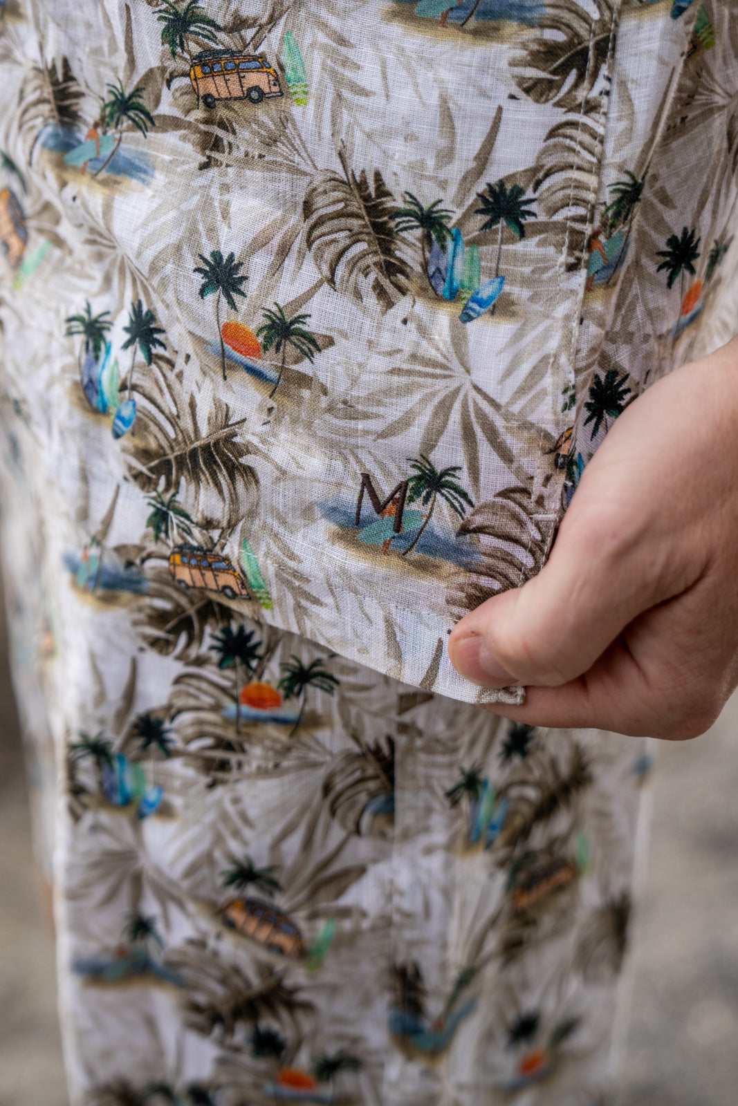 Hawaiian shirt with beach print in beige (Art. 2546-BS)