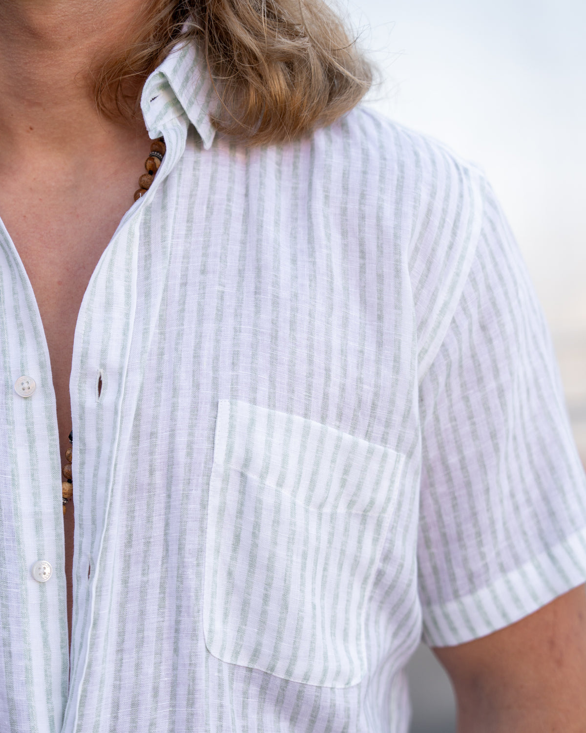 Chemise en lin à manches courtes avec des rayures vertes (2875-C-KA)