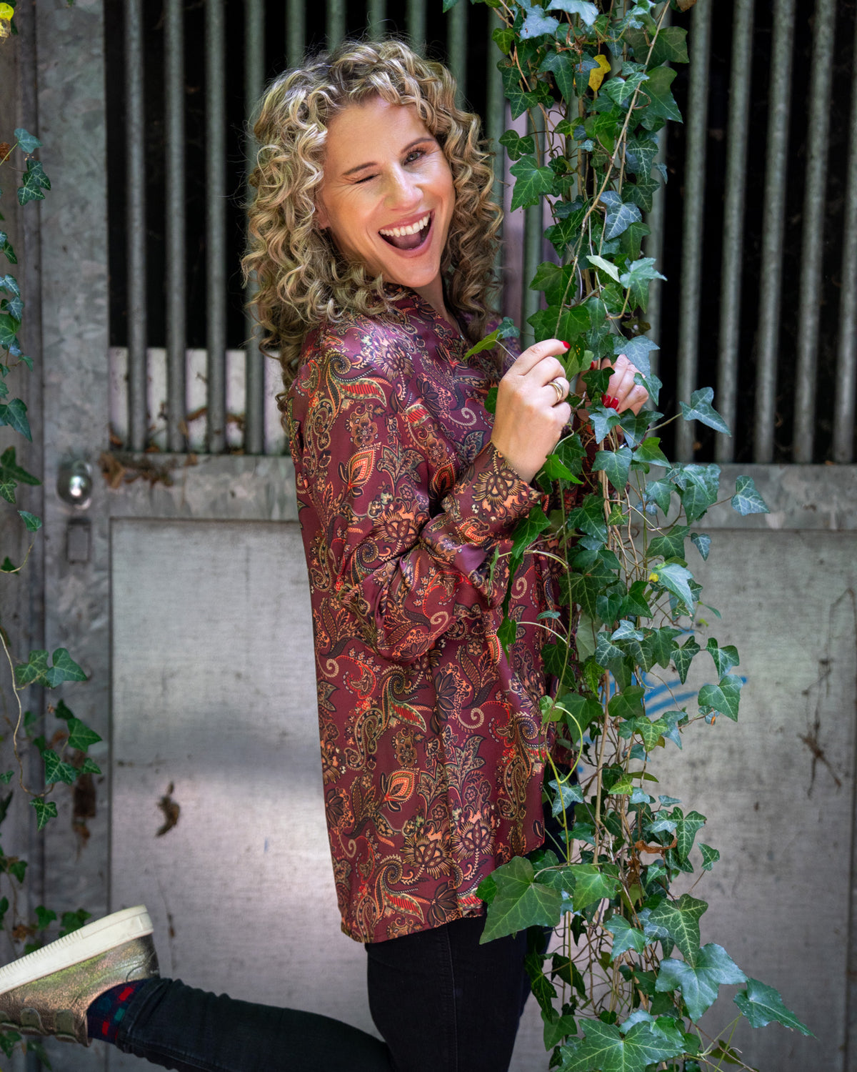 Oversize Viskose-Bluse ISABELLE mit Printmuster in Bordeaux (2592D-I)