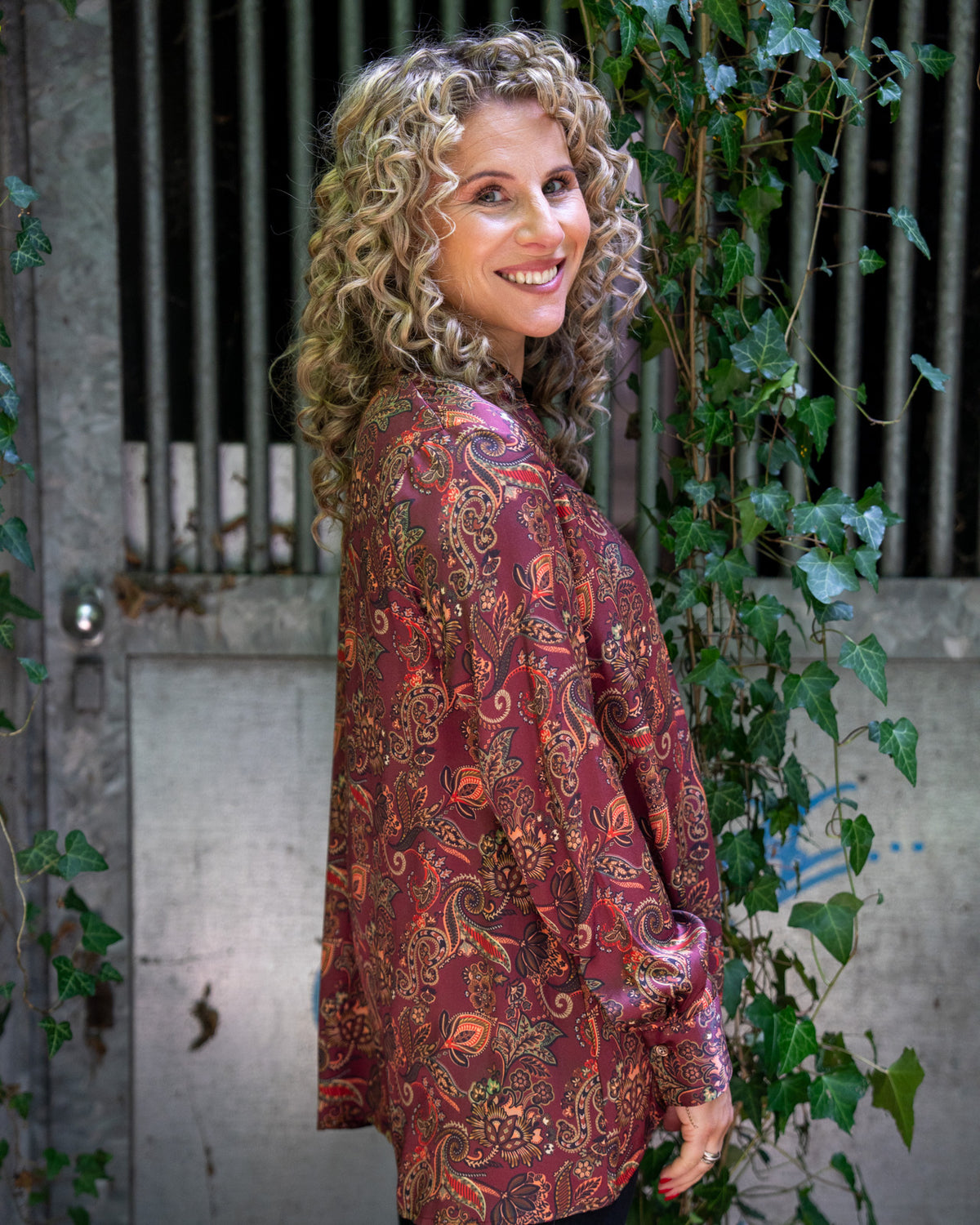 Oversize Viskose-Bluse ISABELLE mit Printmuster in Bordeaux (2592D-I)