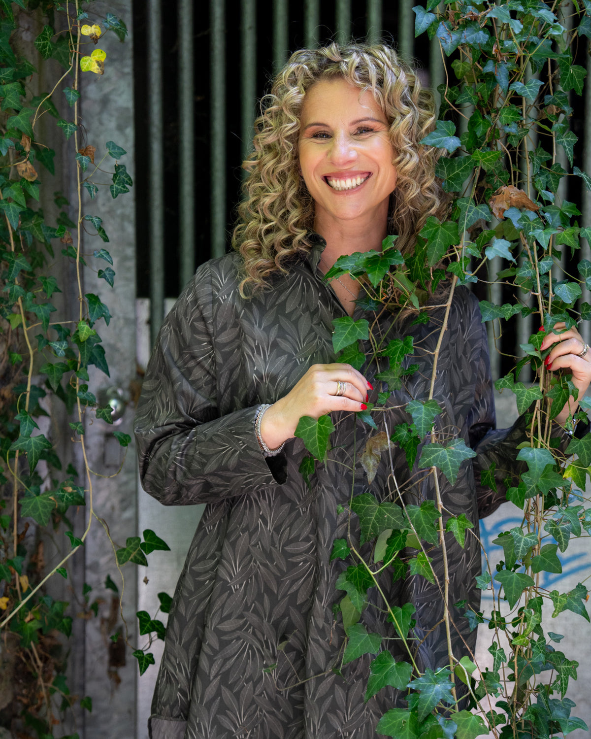 Oversize Bluse BÉRENICE mit Printmsuter in Dunkelbraun (2529D-B)