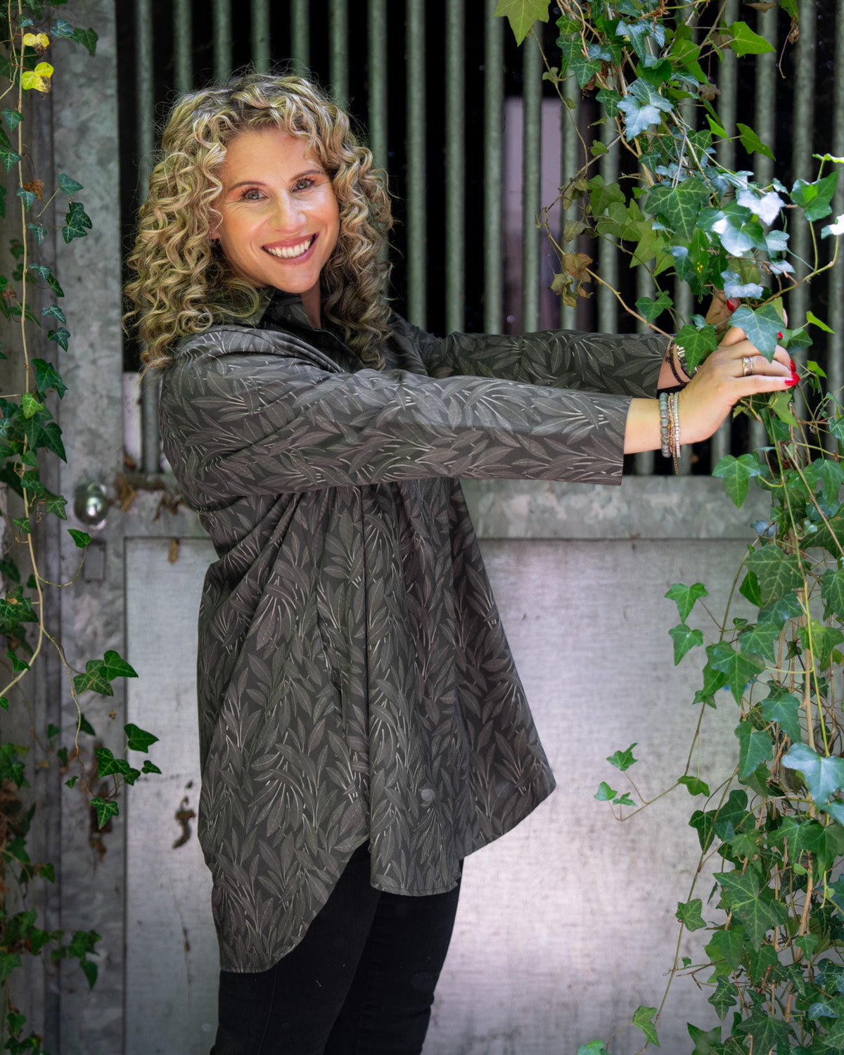 Oversize Bluse BÉRENICE mit Printmsuter in Dunkelbraun (2529D-B)
