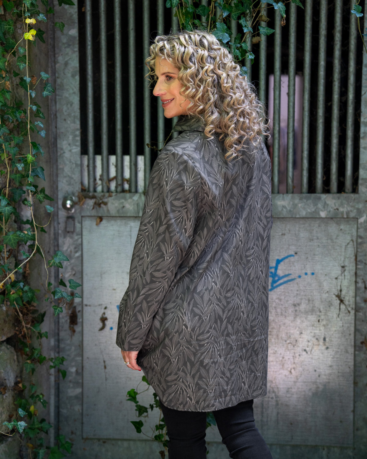 Oversize Bluse BÉRENICE mit Printmsuter in Dunkelbraun (2529D-B)
