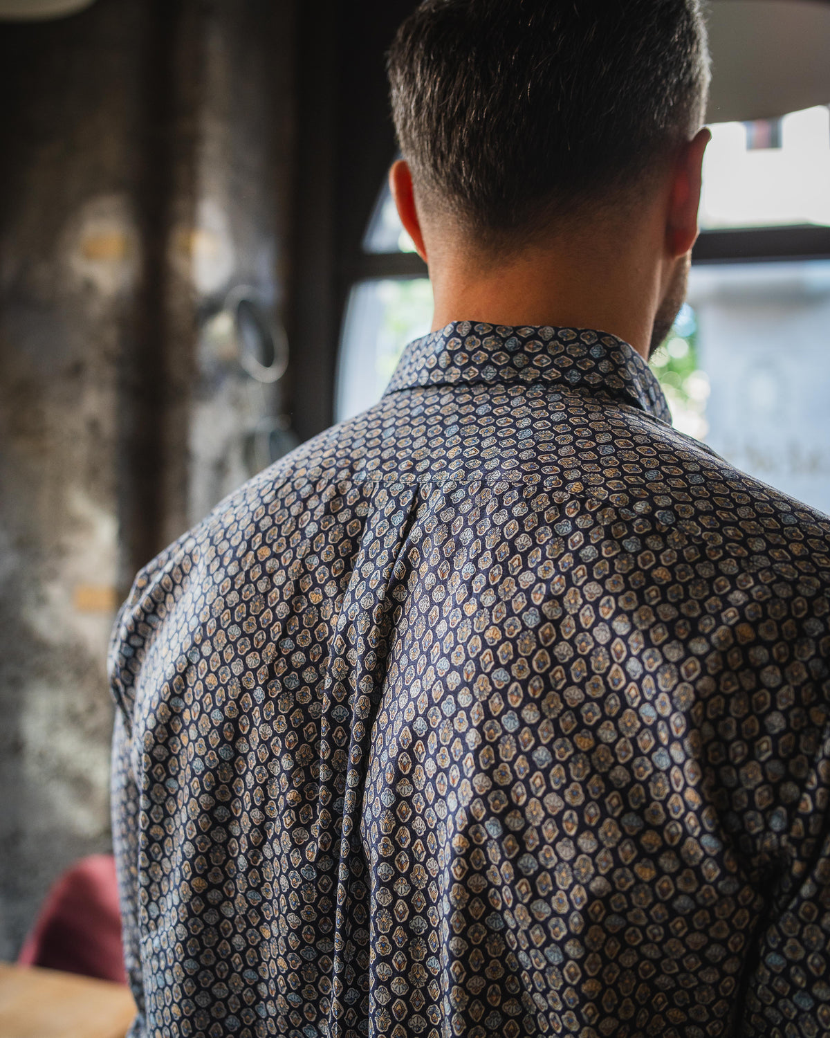 Freizeithemd mit Grafikprint in Dunkelblau (Art. 2701-C)