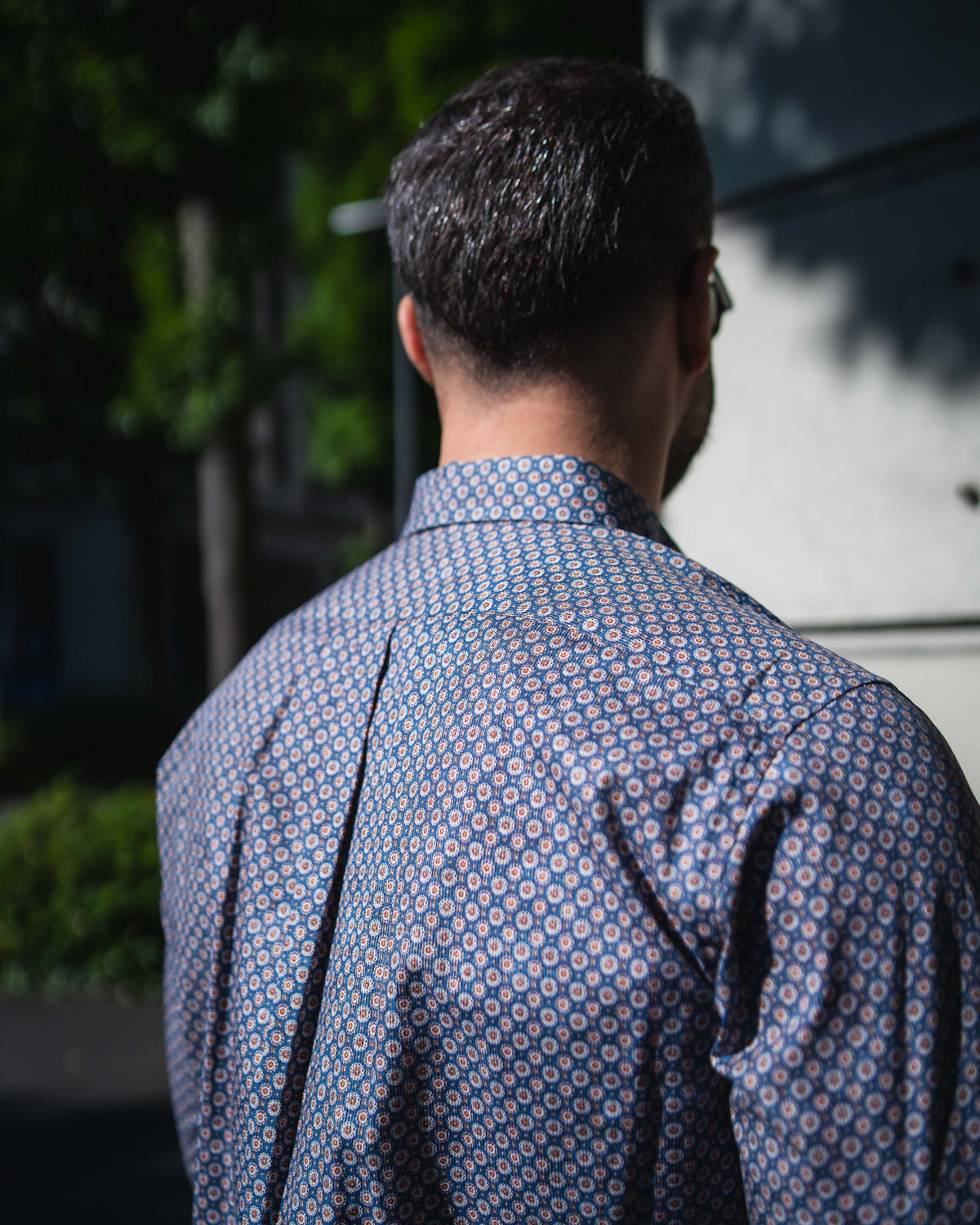 Freizeithemd mit Grafikprint in Blau/Braun (Art. 2711-C)