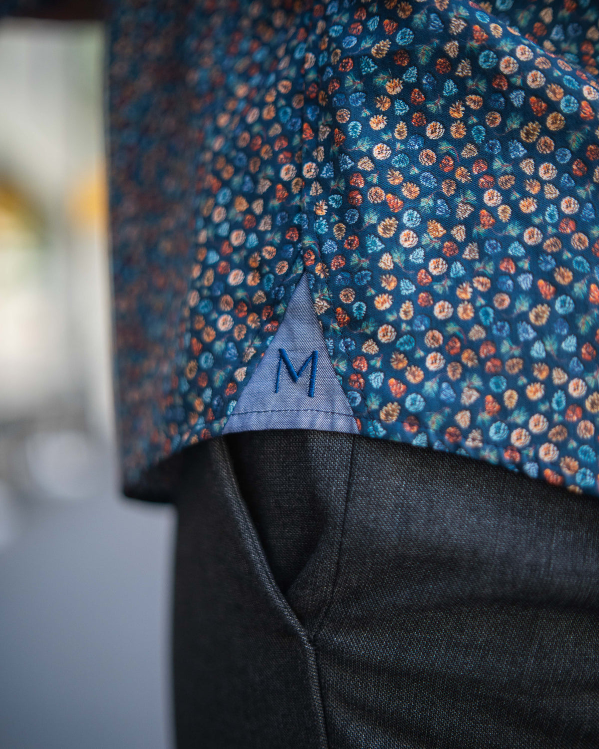 Freizeithemd mit Tannzapfen-Print in Blau (Art. 2736-C)