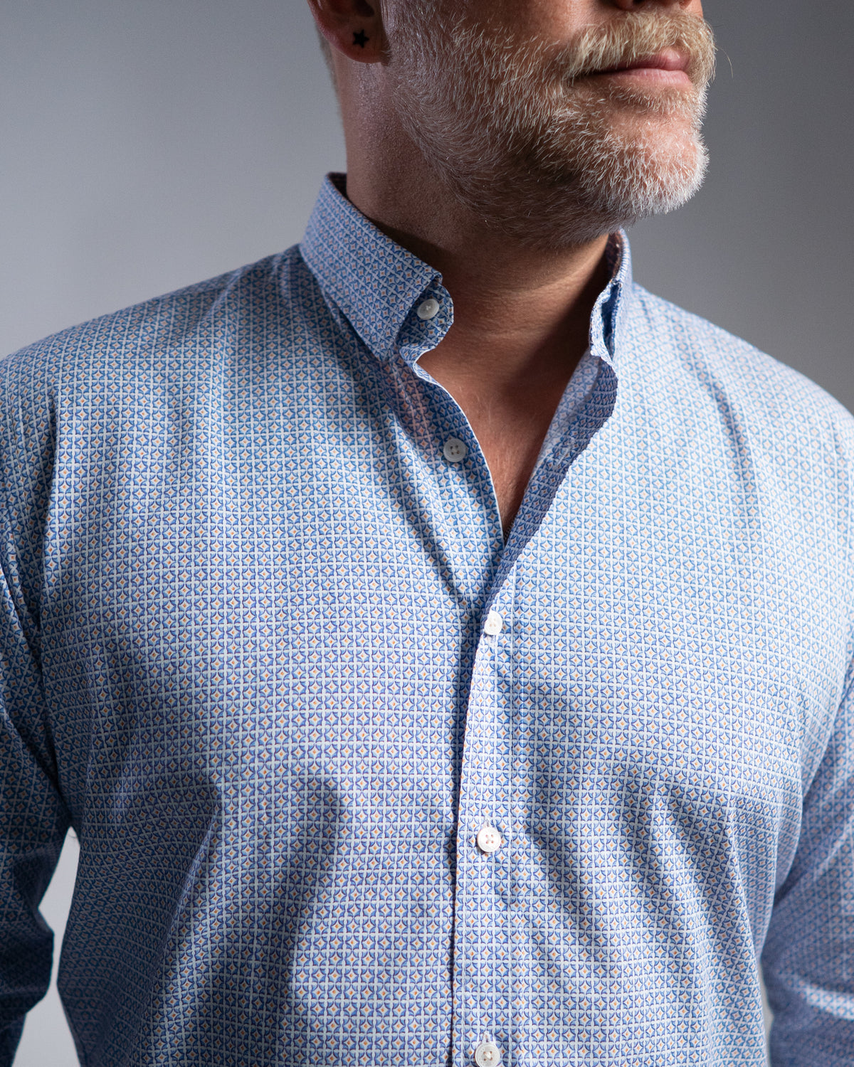 Freizeithemd mit blauem Grafikprint (Art. 2514-C)