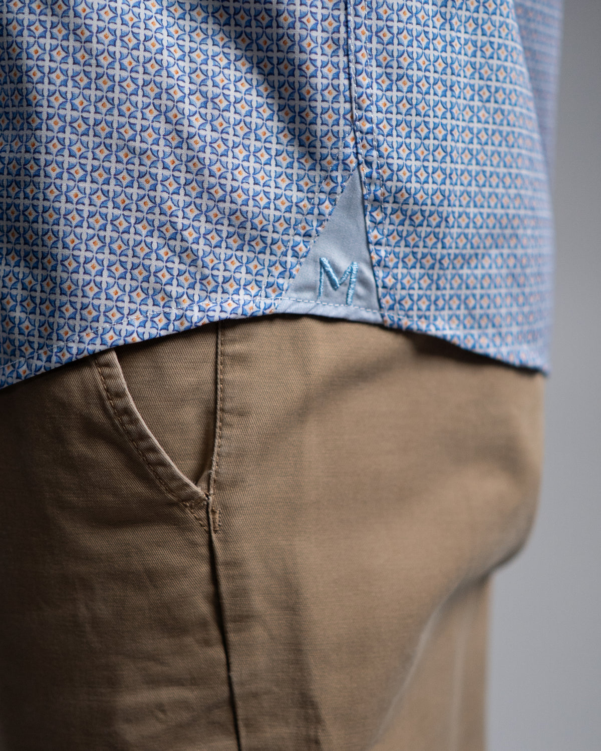 Freizeithemd mit blauem Grafikprint (Art. 2514-C)