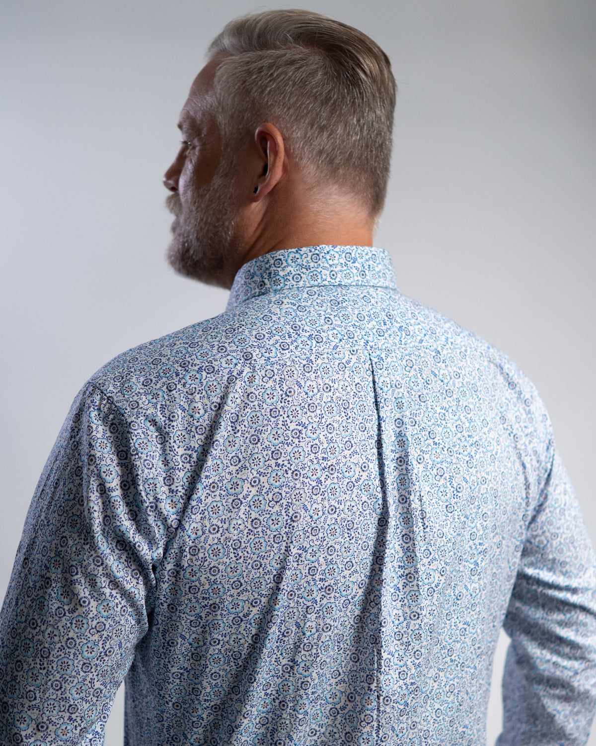 Freizeithemd mit Blumenprint in Blau (Art. 2502-C)