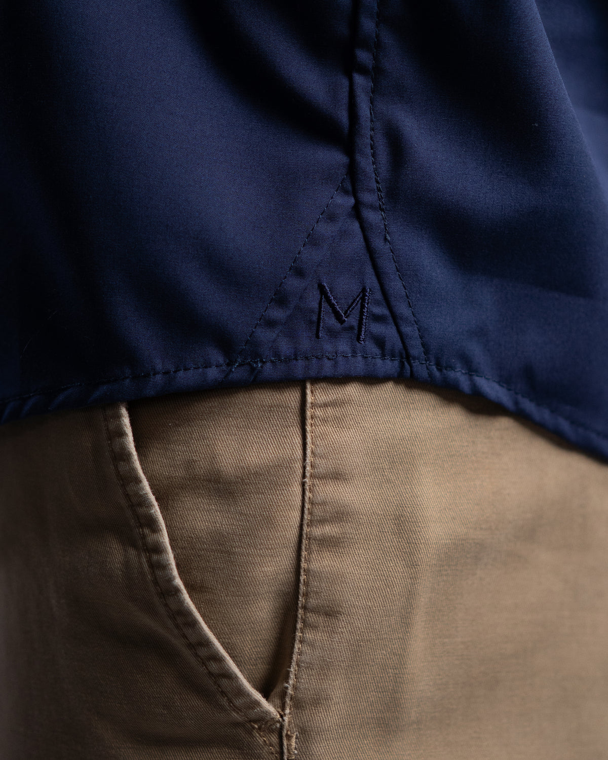 Bügelleichtes Freizeithemd mit Printmuster in Kragen und Manschette in Dunkelblau (Art. 1013-C)