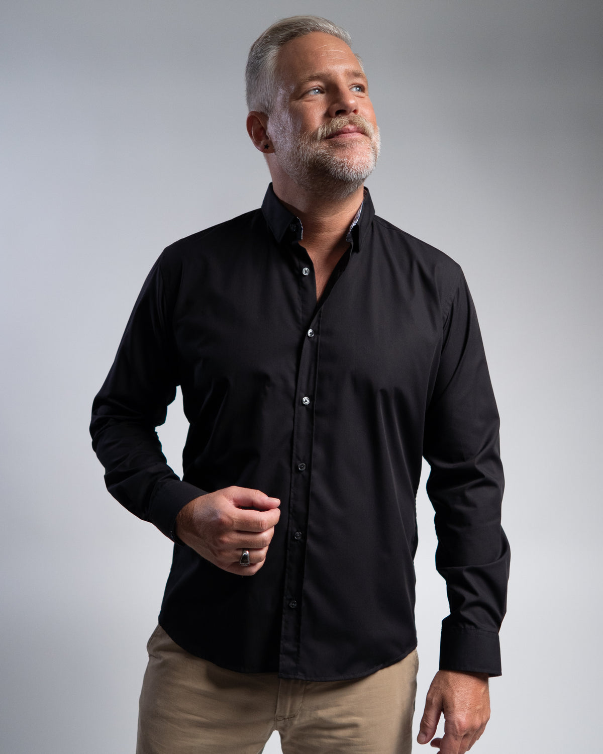 Bügelleichtes Freizeithemd mit Printmuster in Kragen und Manschette in Schwarz (Art. 1014-C)