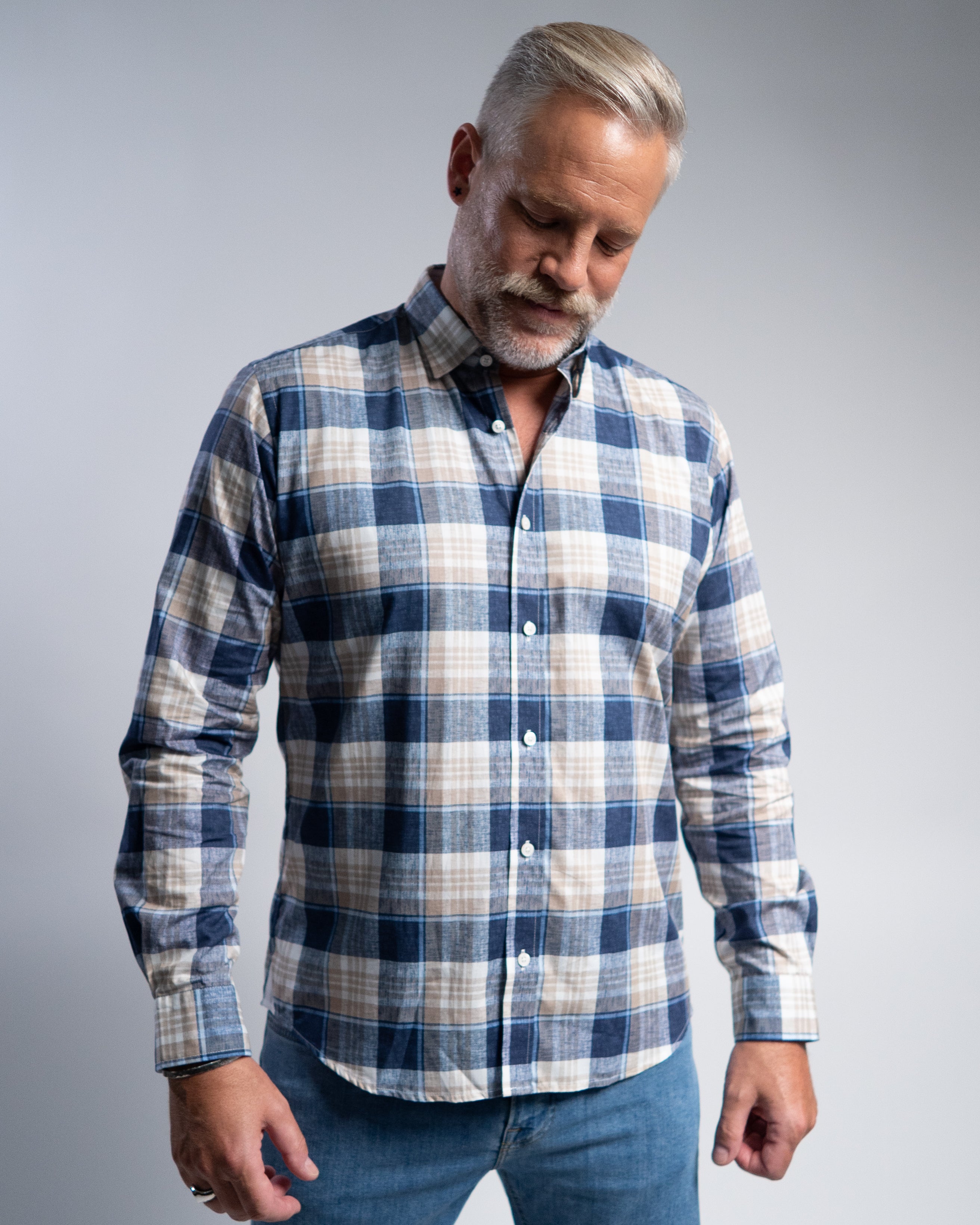 Chemise Freizeit avec un motif de désintégration en beige / marine (art. 2244-c)