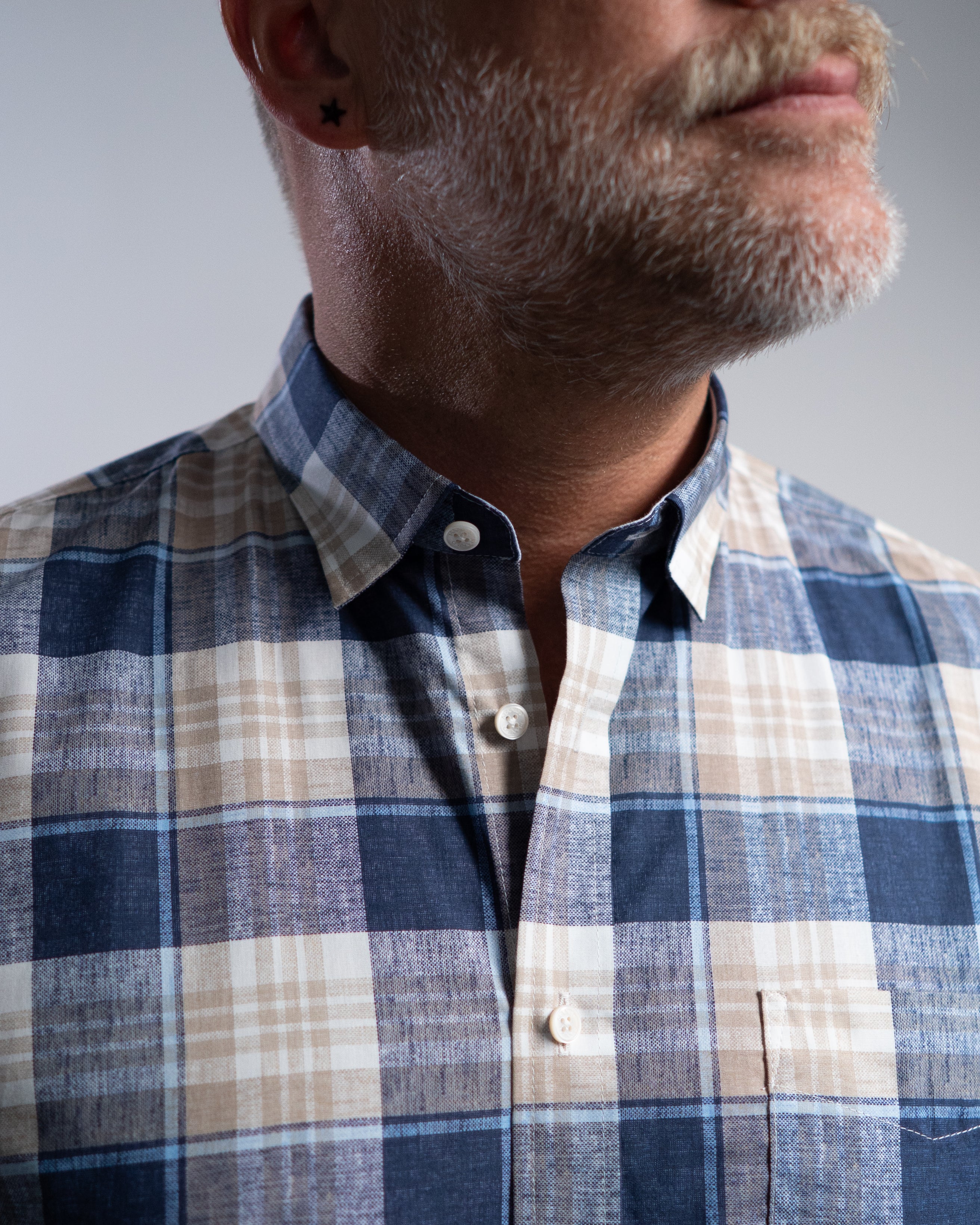 Chemise contre-avec un styles de beige / marine (art. 2244-c-ka)