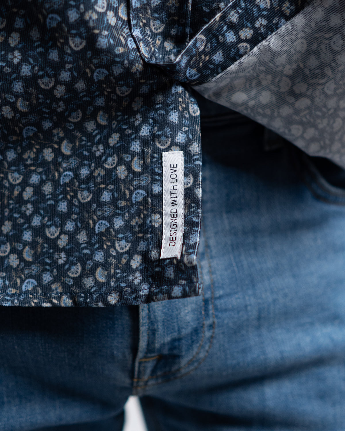Cord-Hemd mit Blumenprint in Blau (Art. 2719-C)