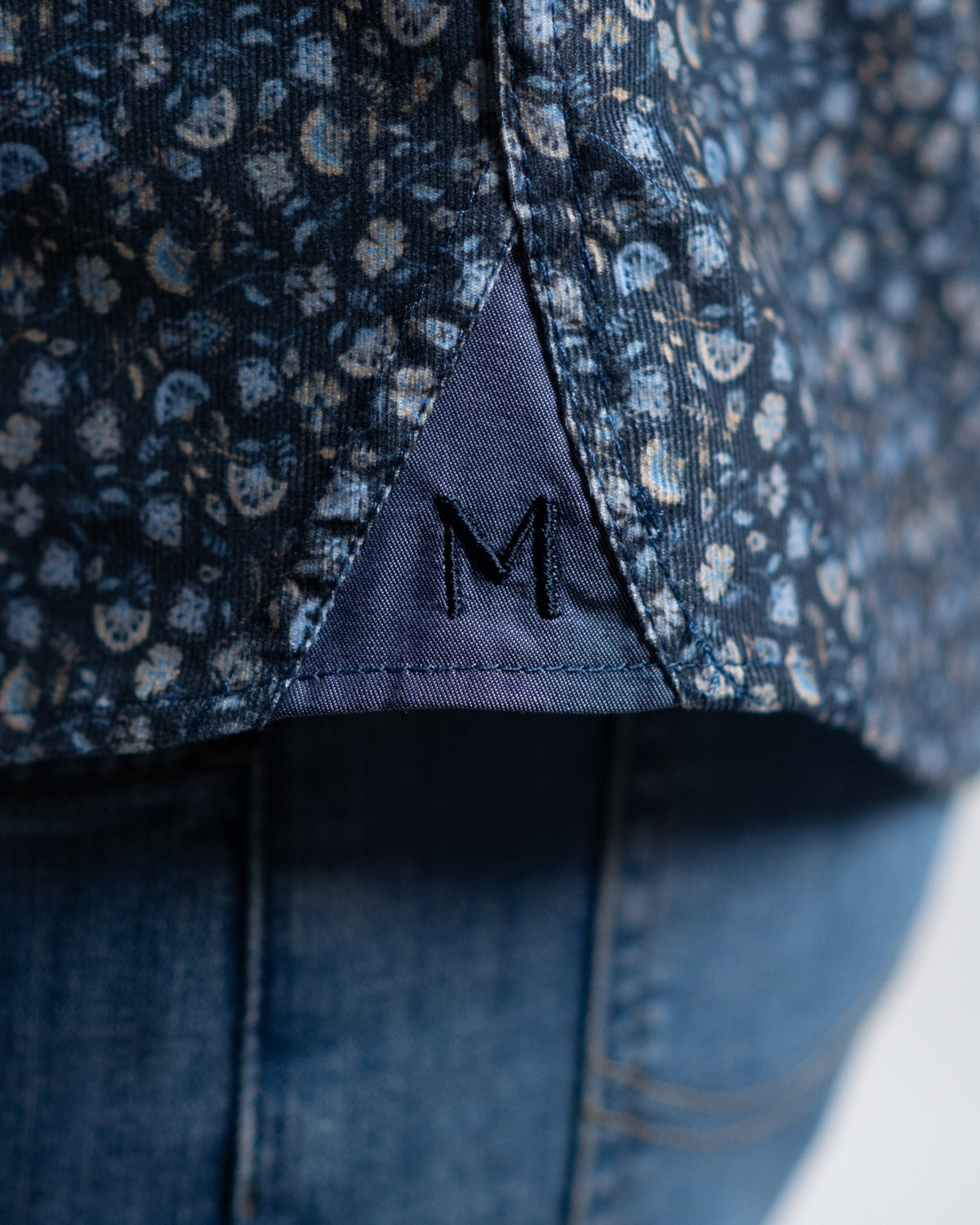 Cord-Hemd mit Blumenprint in Blau (Art. 2719-C)