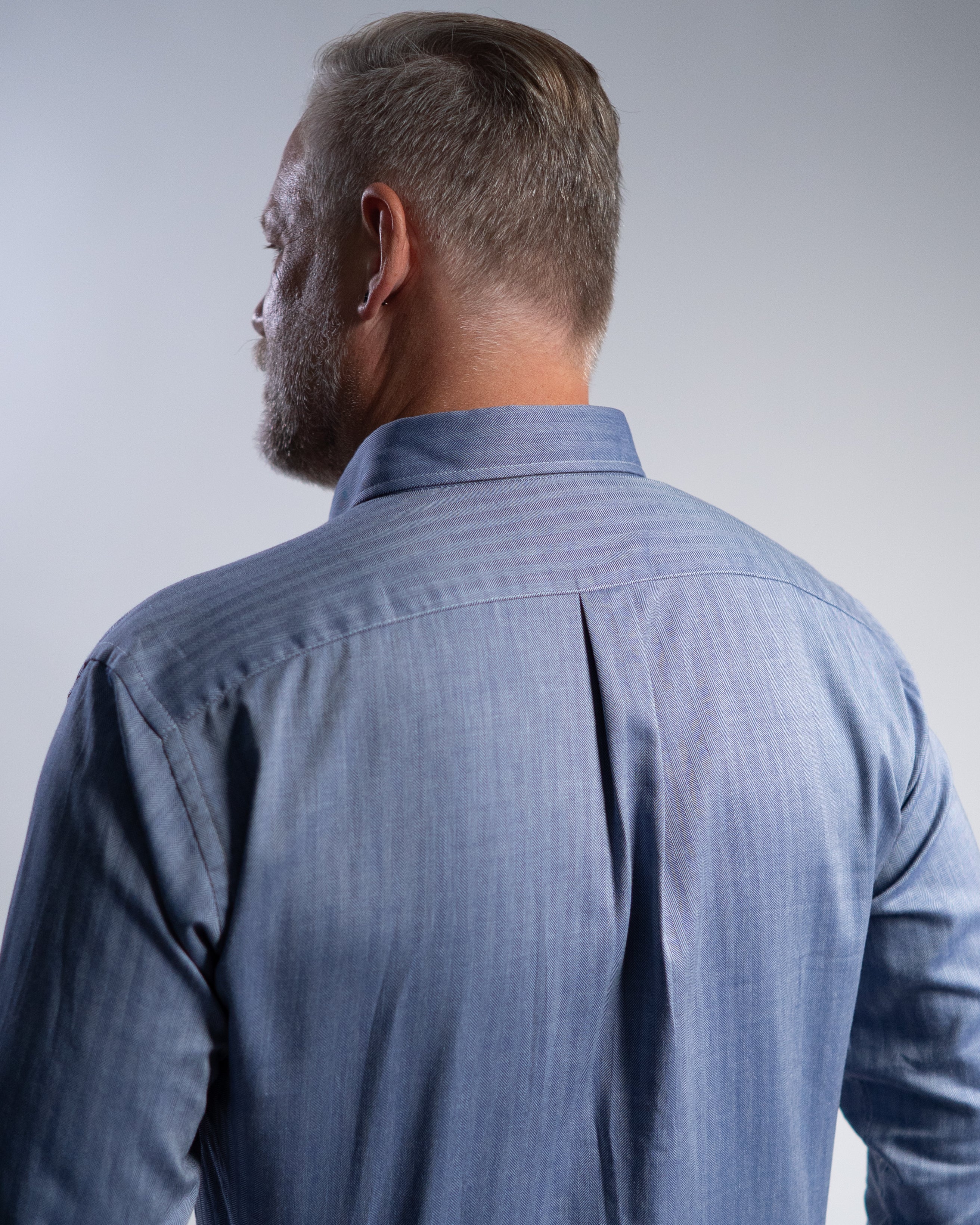 Chemise de loisirs en bleu (art. 2403-c)