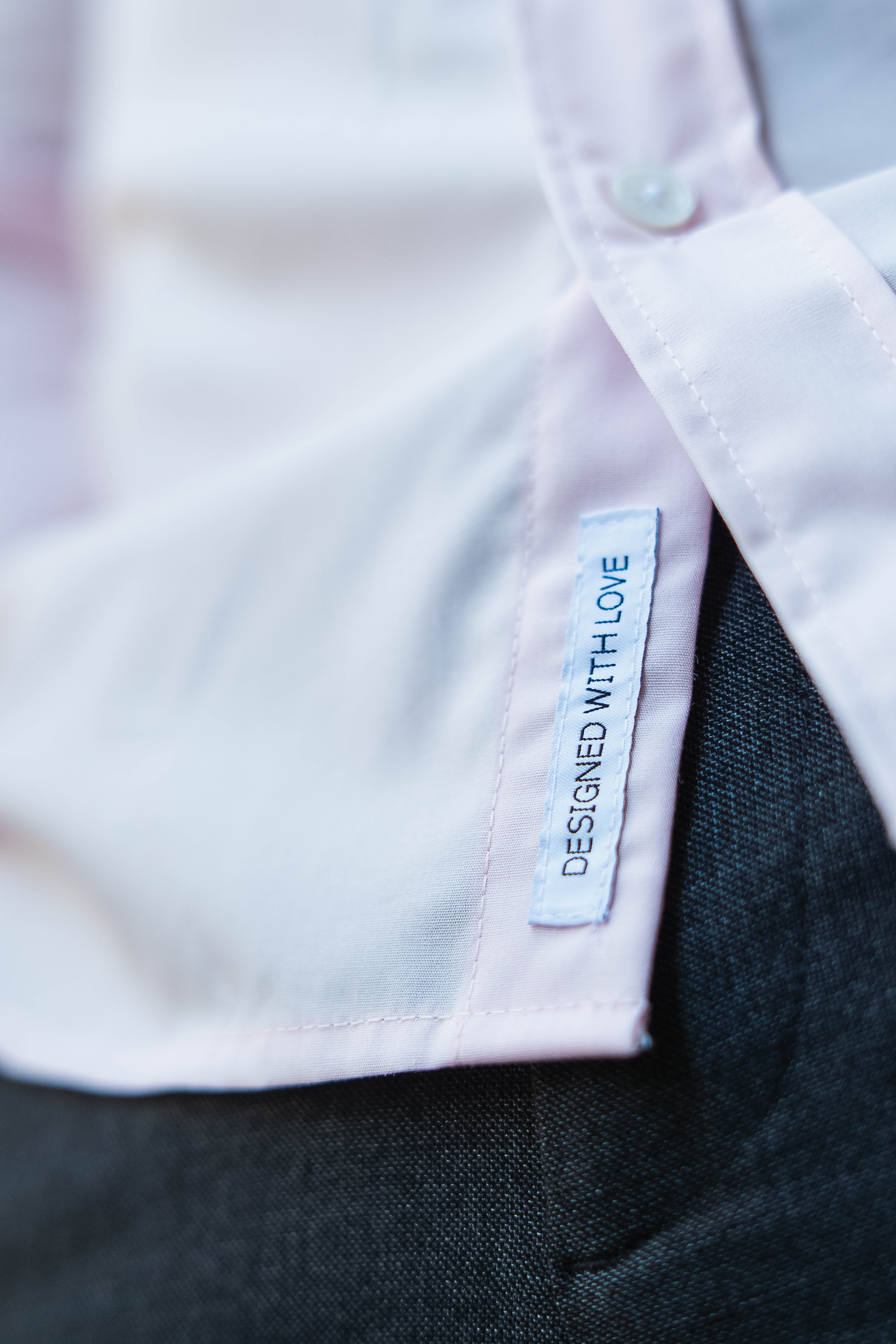 Chemise décontractée facile à repasser avec motif imprimé dans le col et les poignets en rose (art. 1015-C)