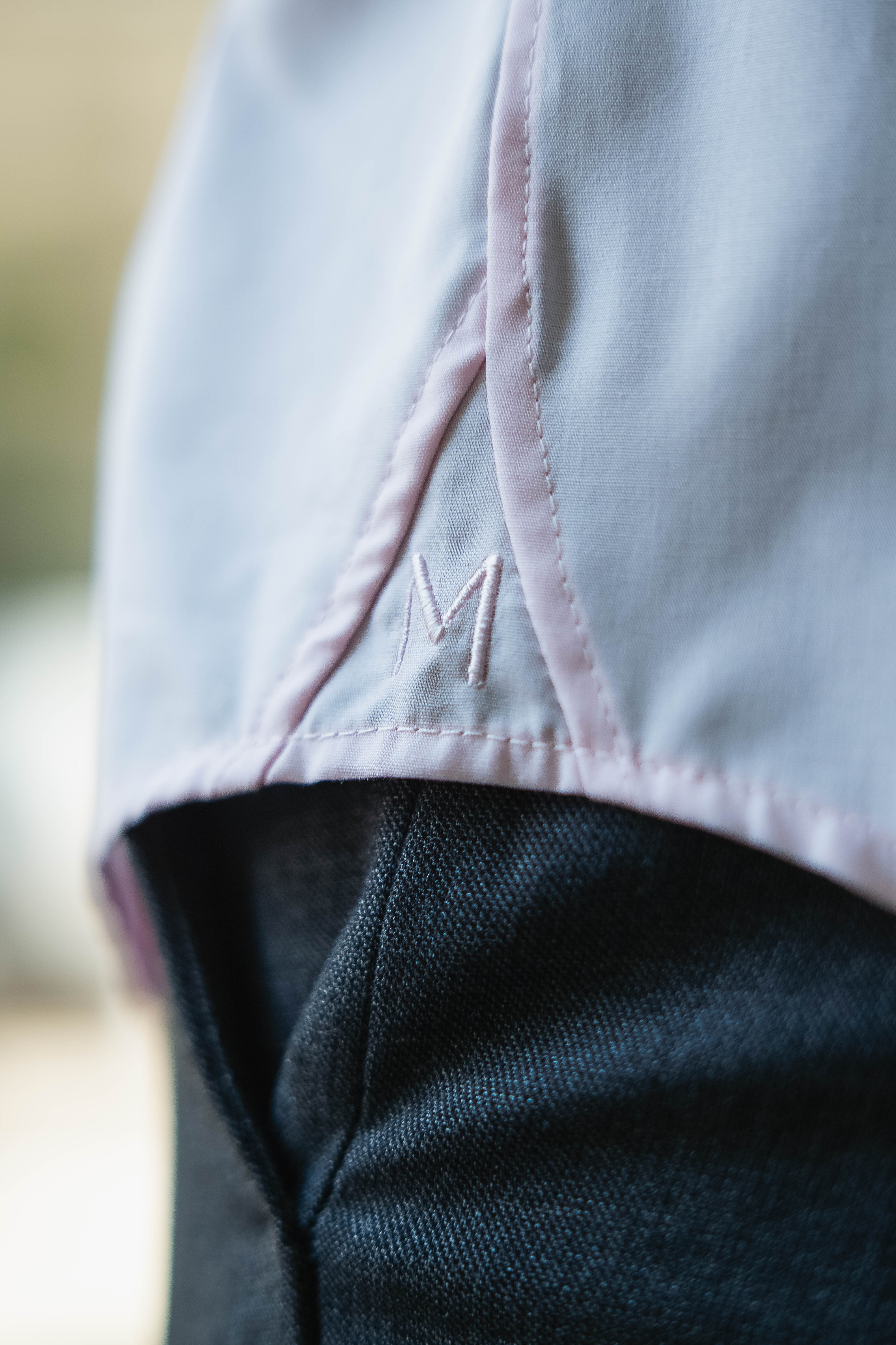 Chemise décontractée facile à repasser avec motif imprimé dans le col et les poignets en rose (art. 1015-C)