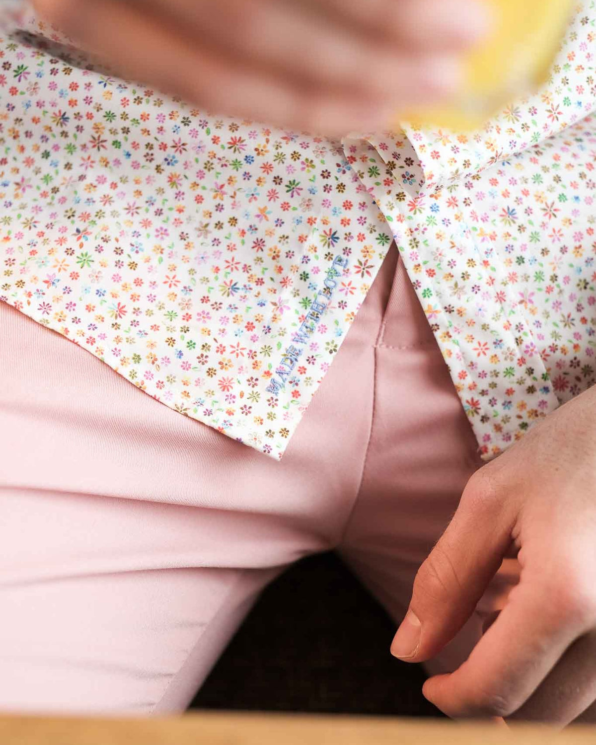 Casual shirt with floral pattern in multicolor (Art. 2215-C)