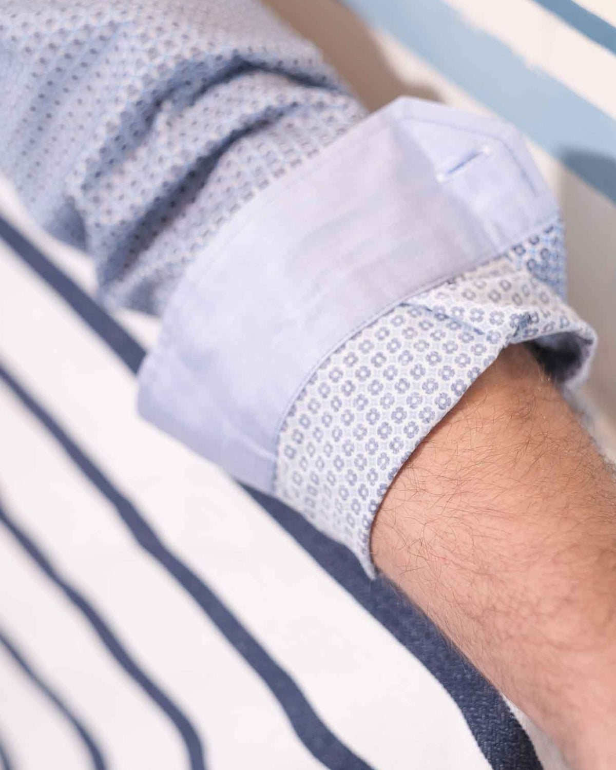 Chemise de loisir avec motif graphique en bleu (art. 2235-C)