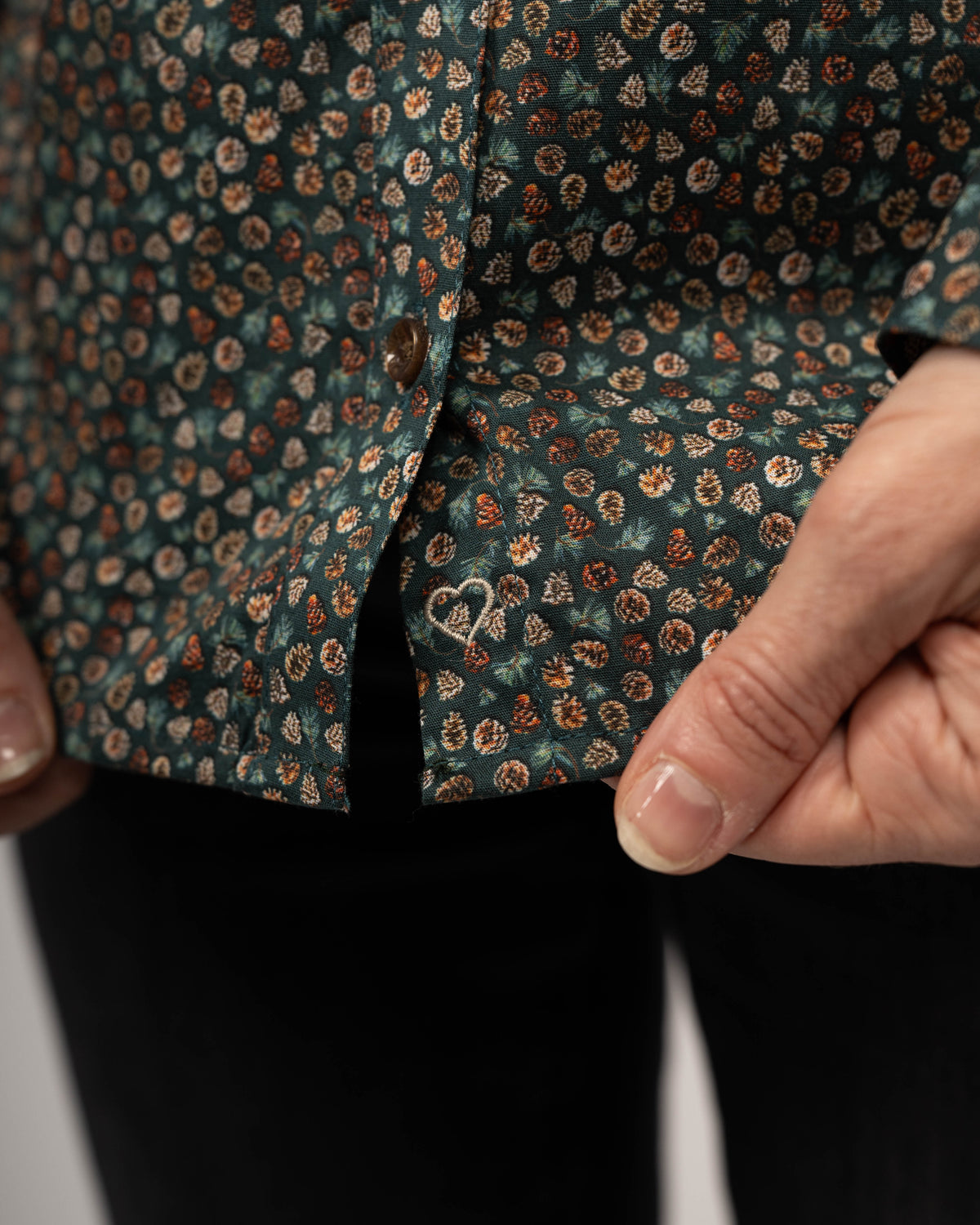 Stretch blouse SOPHIE with pintuck print in green (Art. 2236D-S)