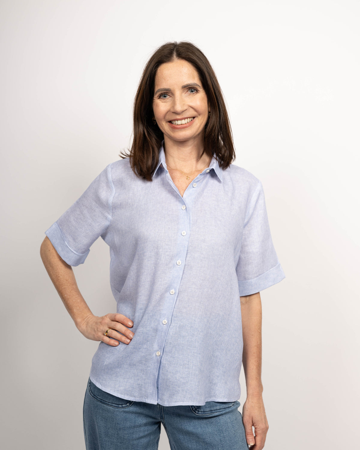 Oversized short-sleeved blouse MARIE in linen in light blue (2373D-M)