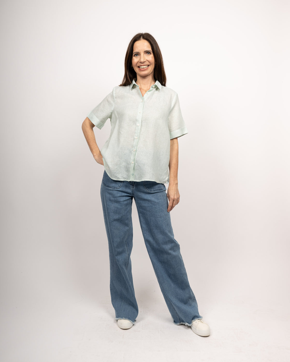 MARIE oversized short-sleeved blouse in linen in green (2372D-M)