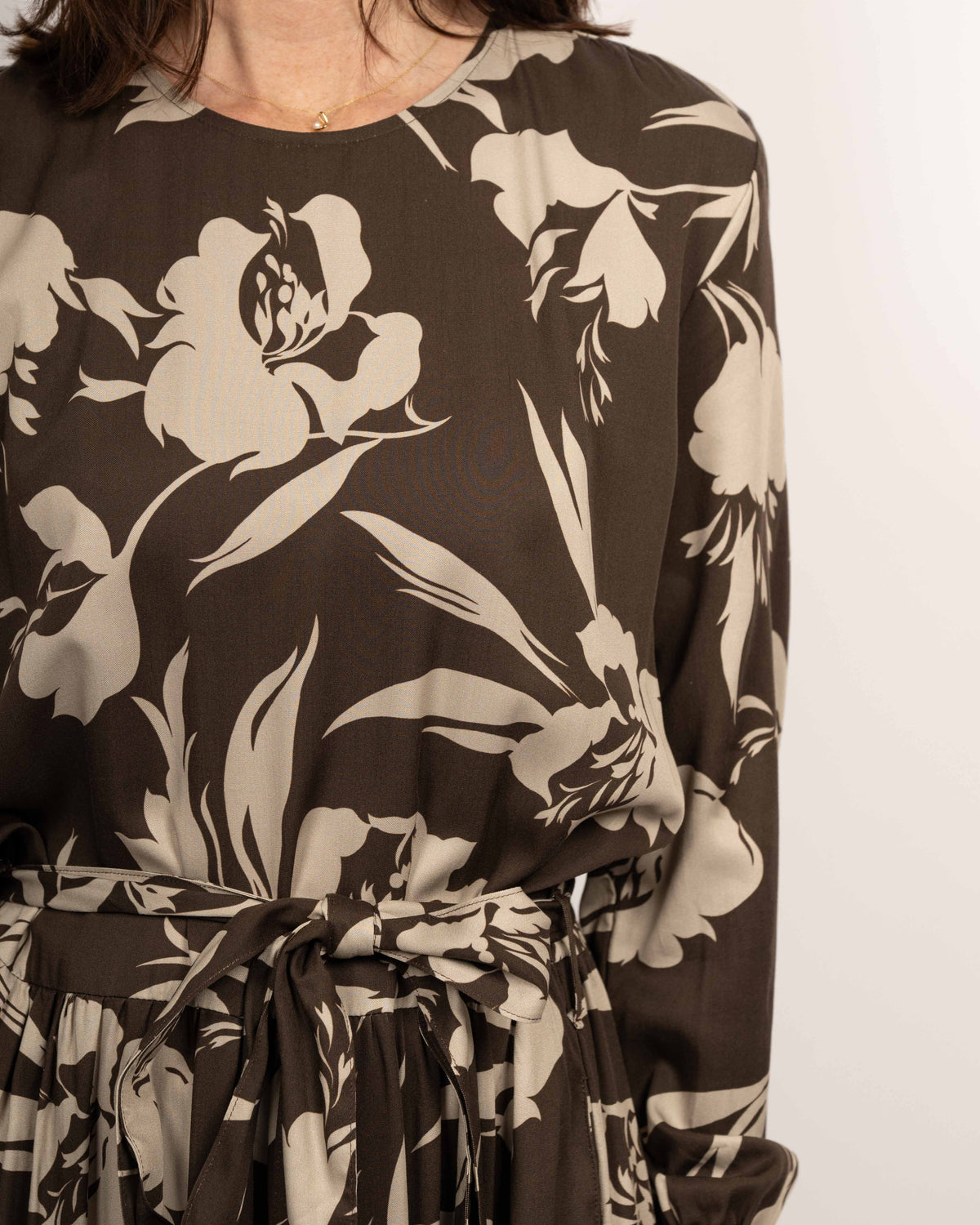 Robe en viscose HAILEY avec imprimé floral en marron (art. 2261D-H)