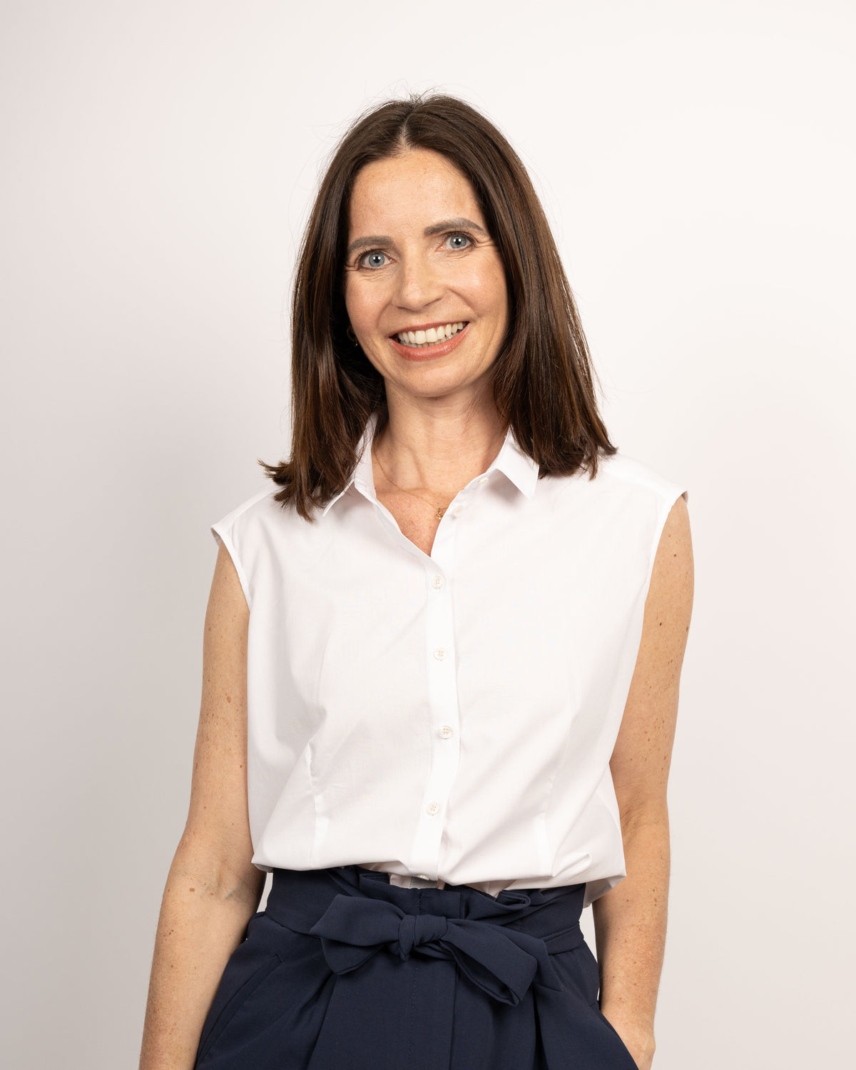 Blouse stretch SOPHIE sans manches en blanc (1001D-S-OA)