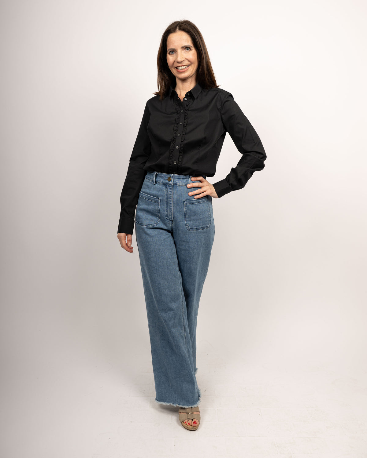 Blouse stretch SOPHIE à volants en noir (art. 1004D-S-R)