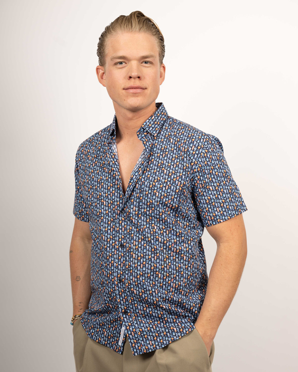Freizeithemd Kurzarm mit Cocktail-Print in Dunkelblau (2843-C-KA)