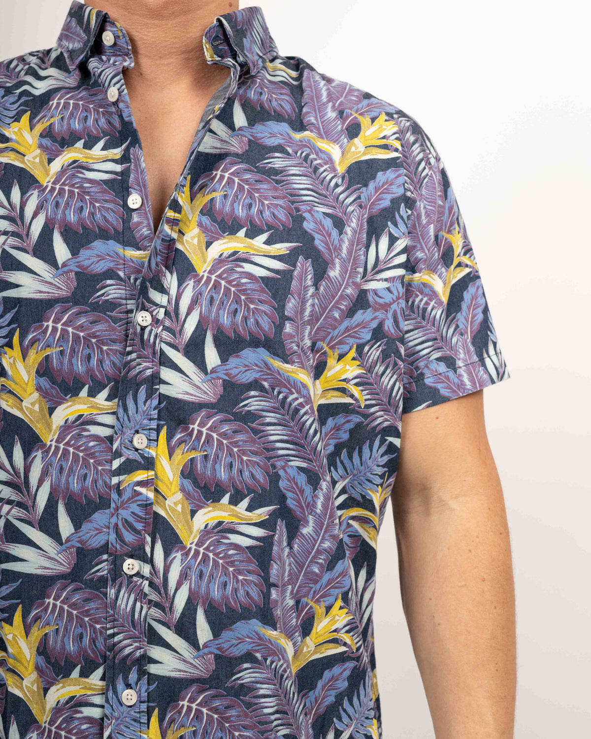 Chemise en denim à manches courtes avec imprimé floral (art. 2507-C-KA)