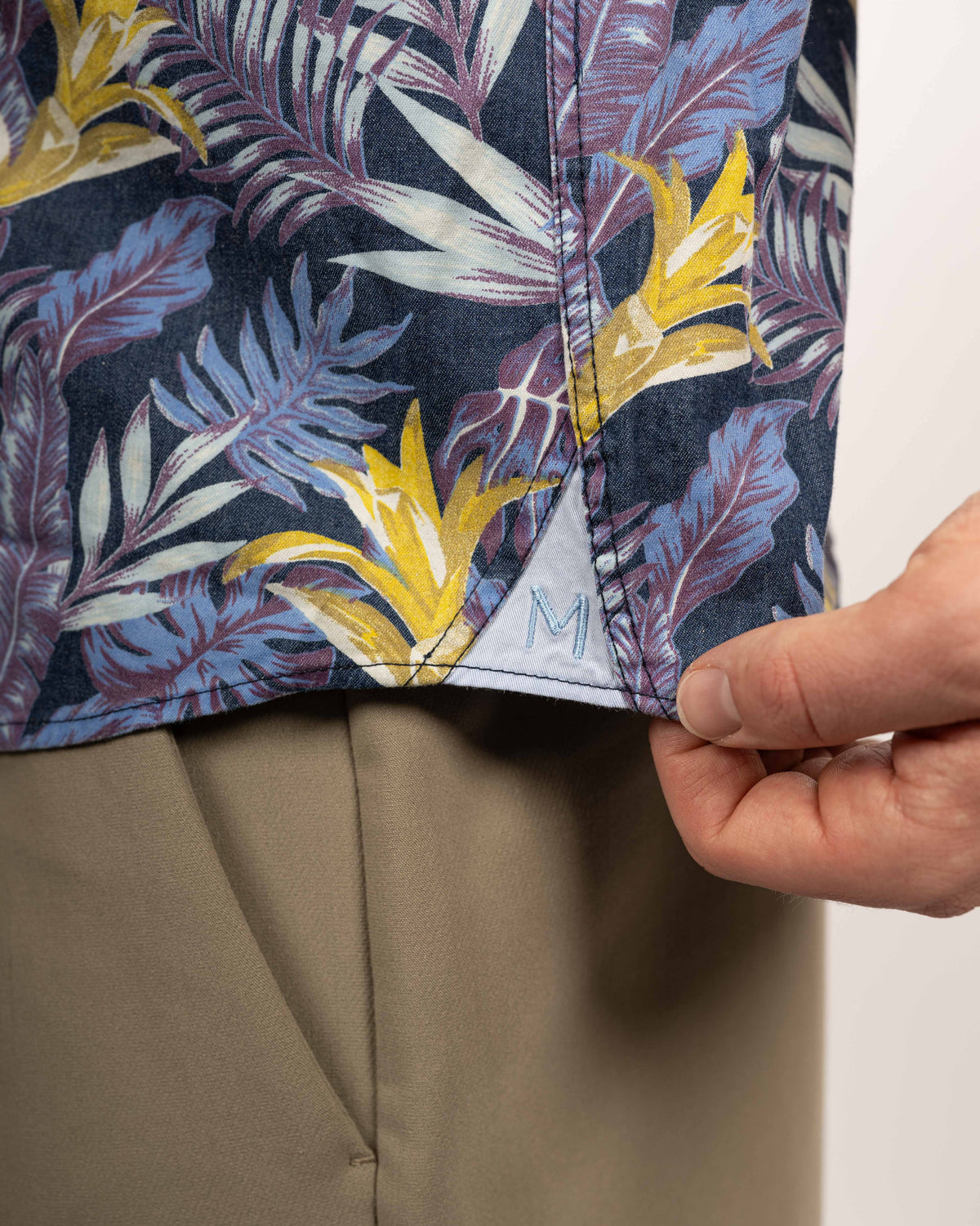 Chemise en denim à manches courtes avec imprimé floral (art. 2507-C-KA)