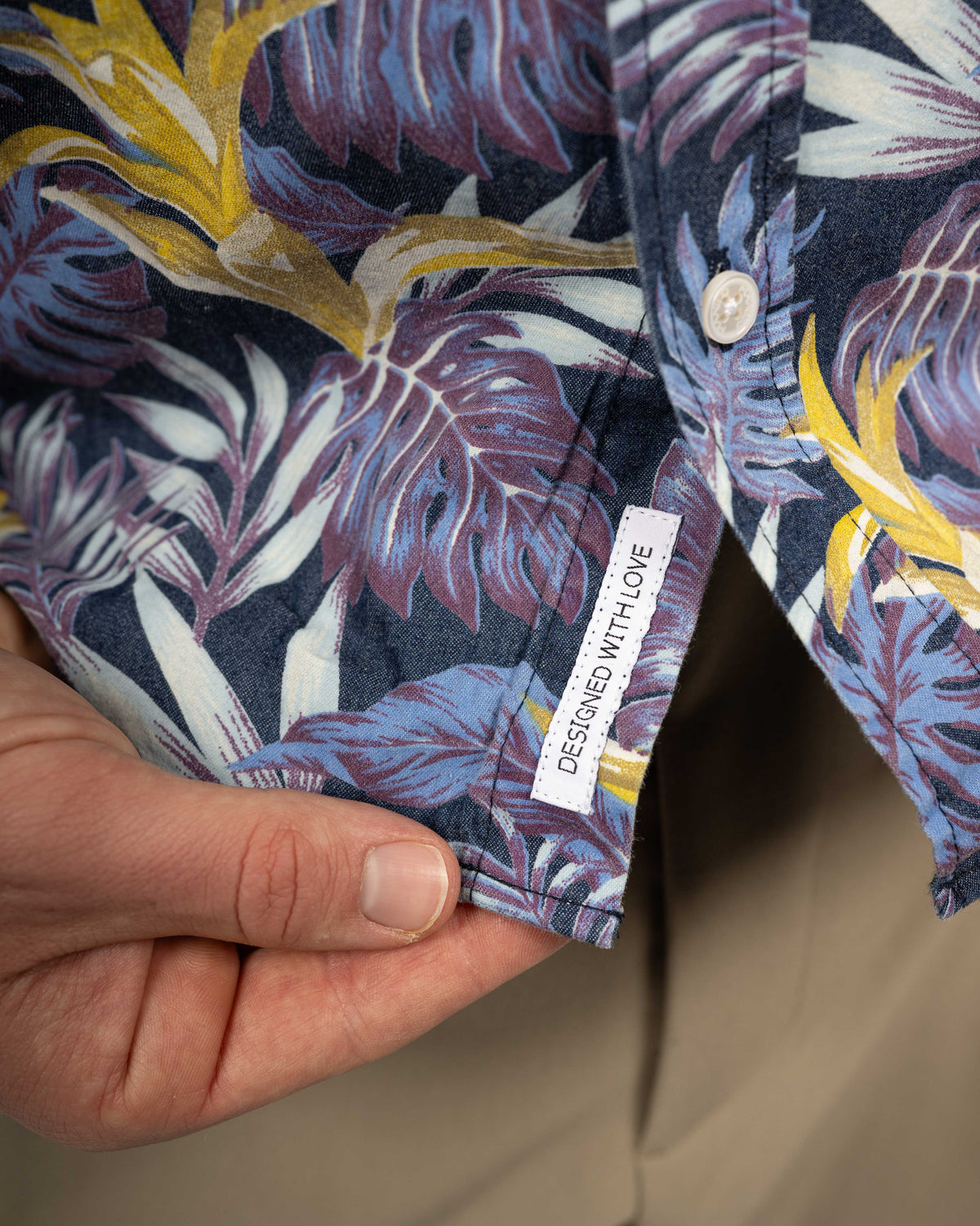Chemise en denim à manches courtes avec imprimé floral (art. 2507-C-KA)