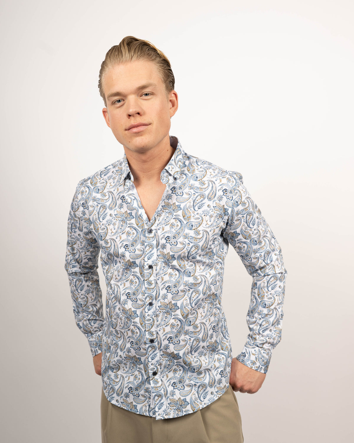 Chemise décontractée à manches longues avec motif Paisley en bleu/marron (2802-C)