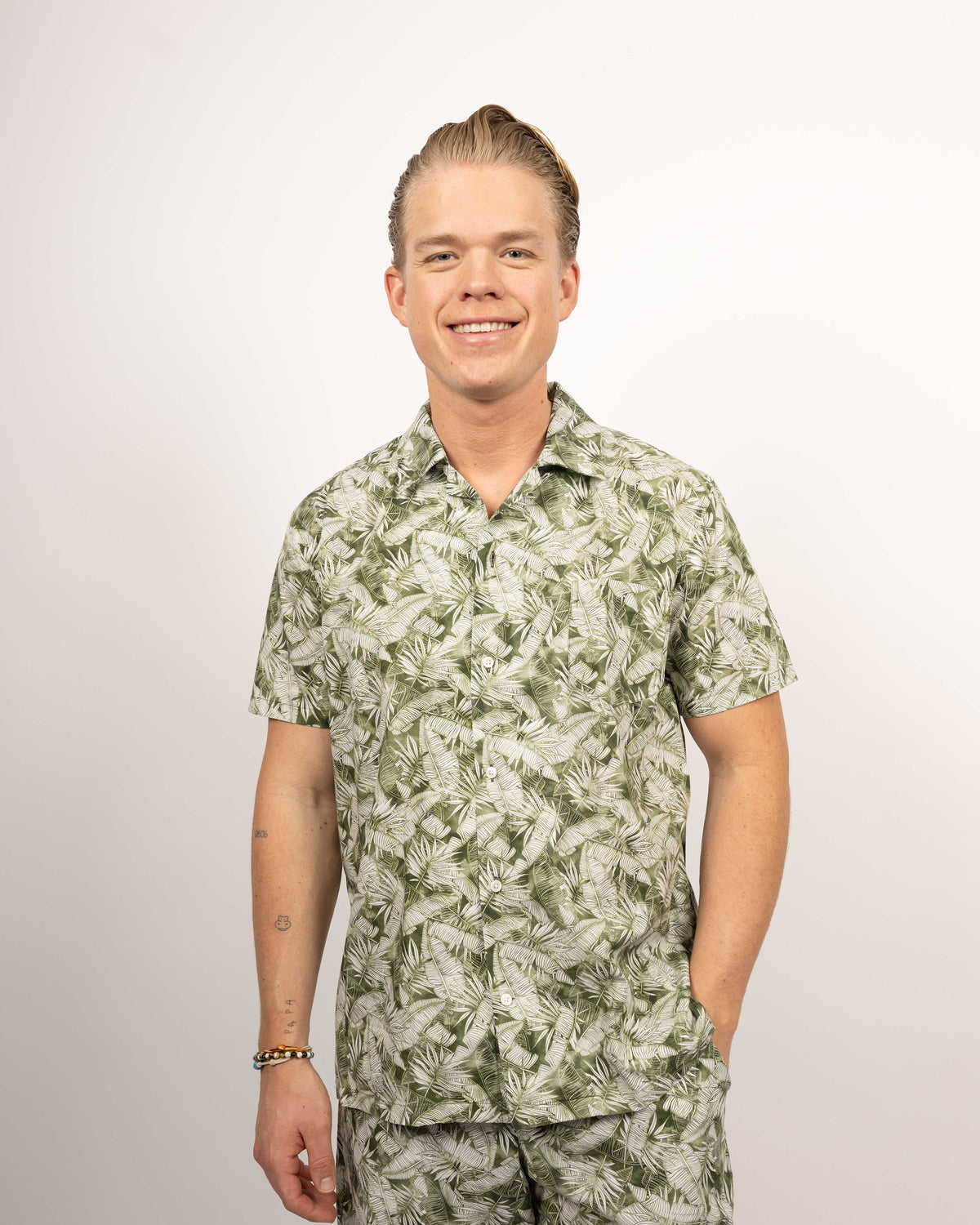 Hawaii-Hemd mit Blumenprint in Grün (Art. 2543-BS)