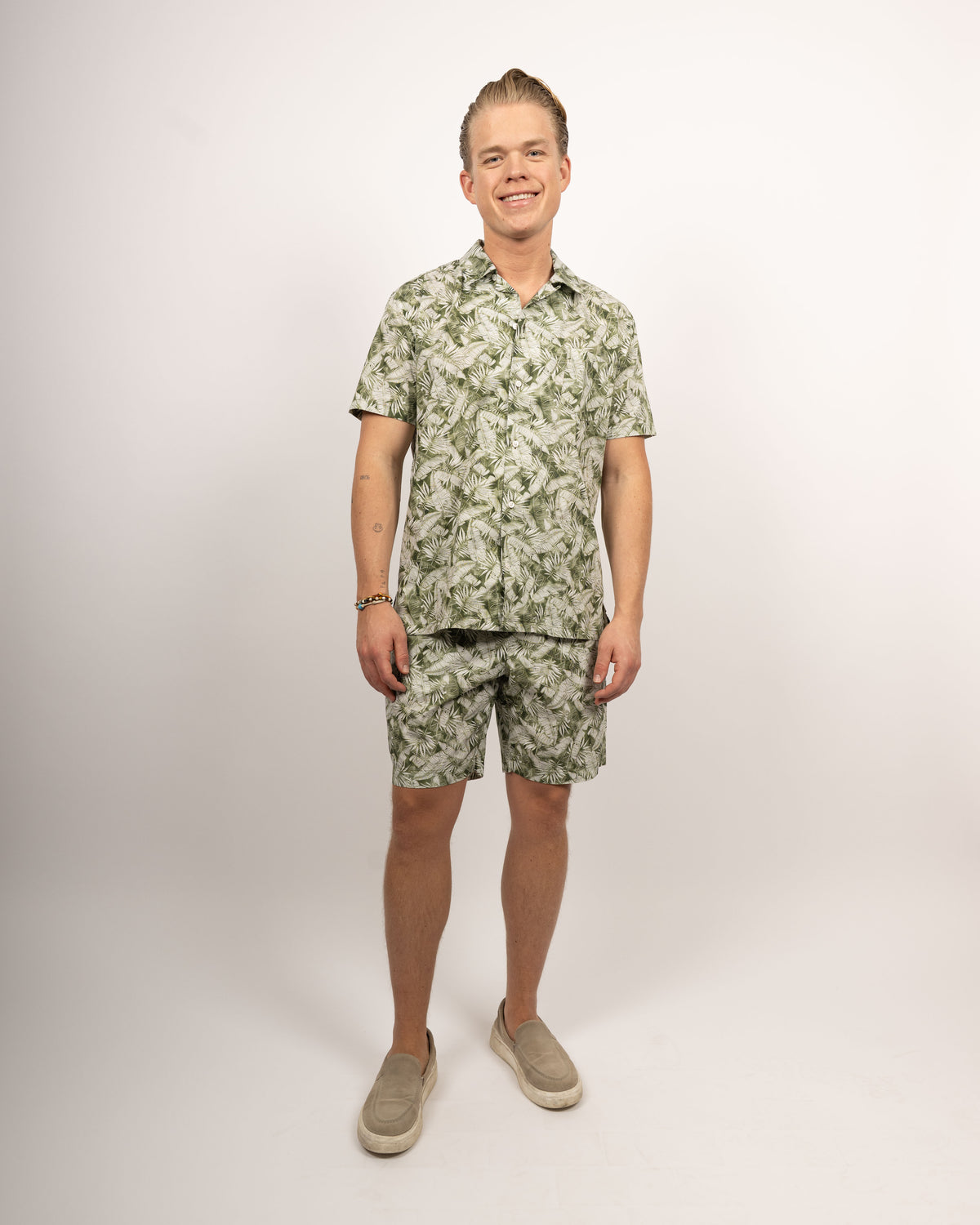 Hawaii-Hemd mit Blumenprint in Grün (Art. 2543-BS)